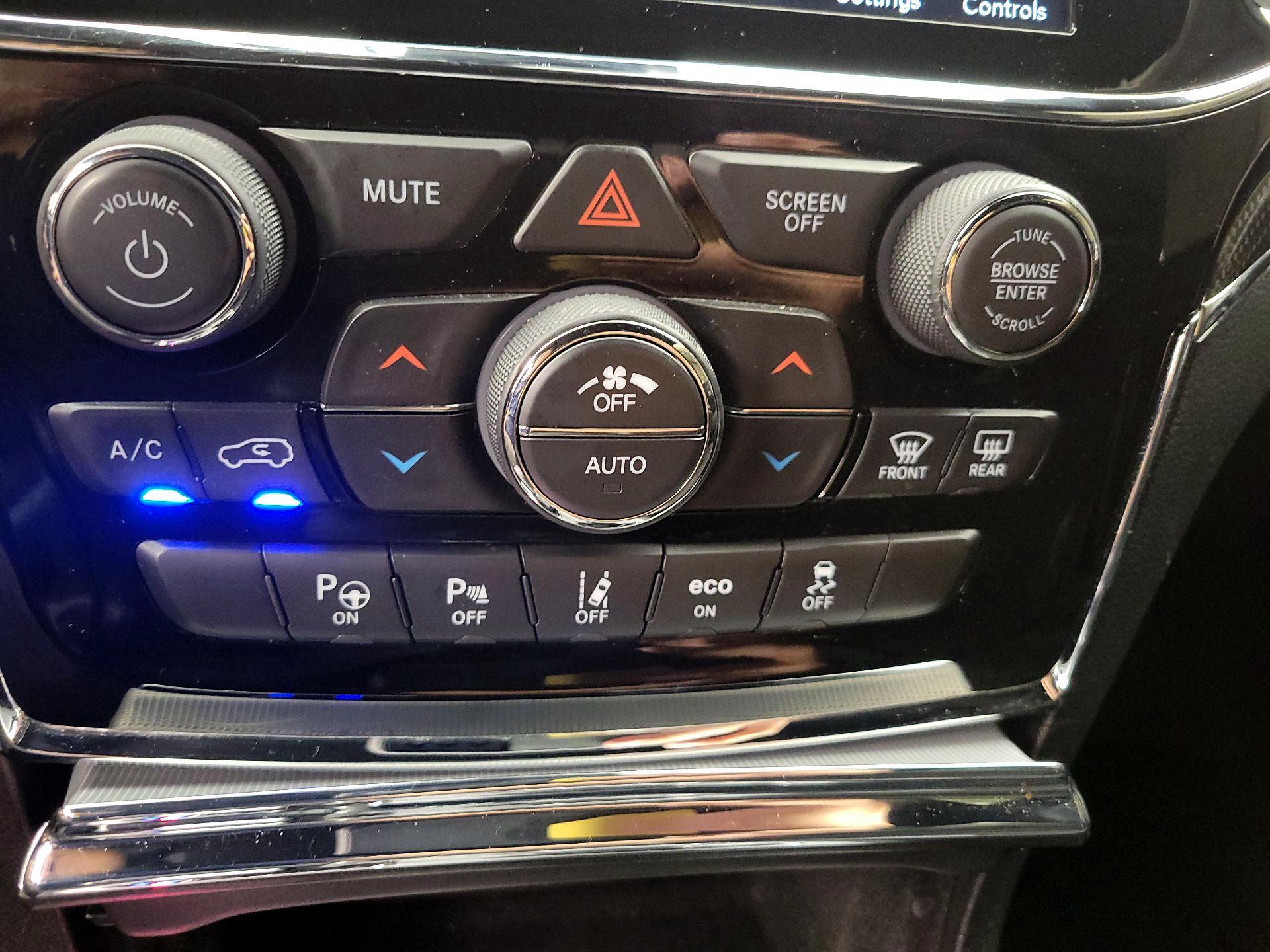 Thumbnail: 2020 Jeep Grand Cherokee - 17