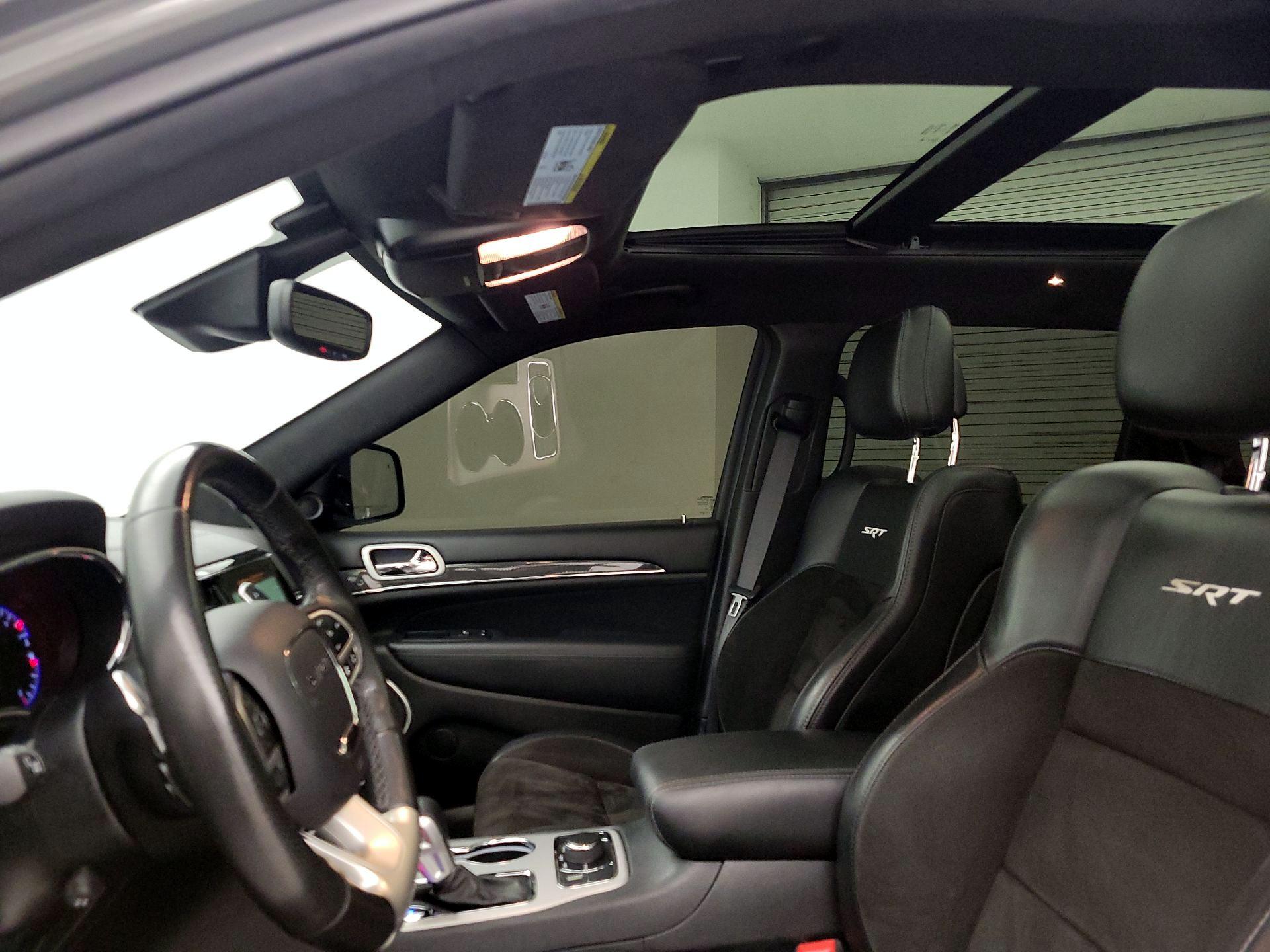Thumbnail: 2020 Jeep Grand Cherokee - 20