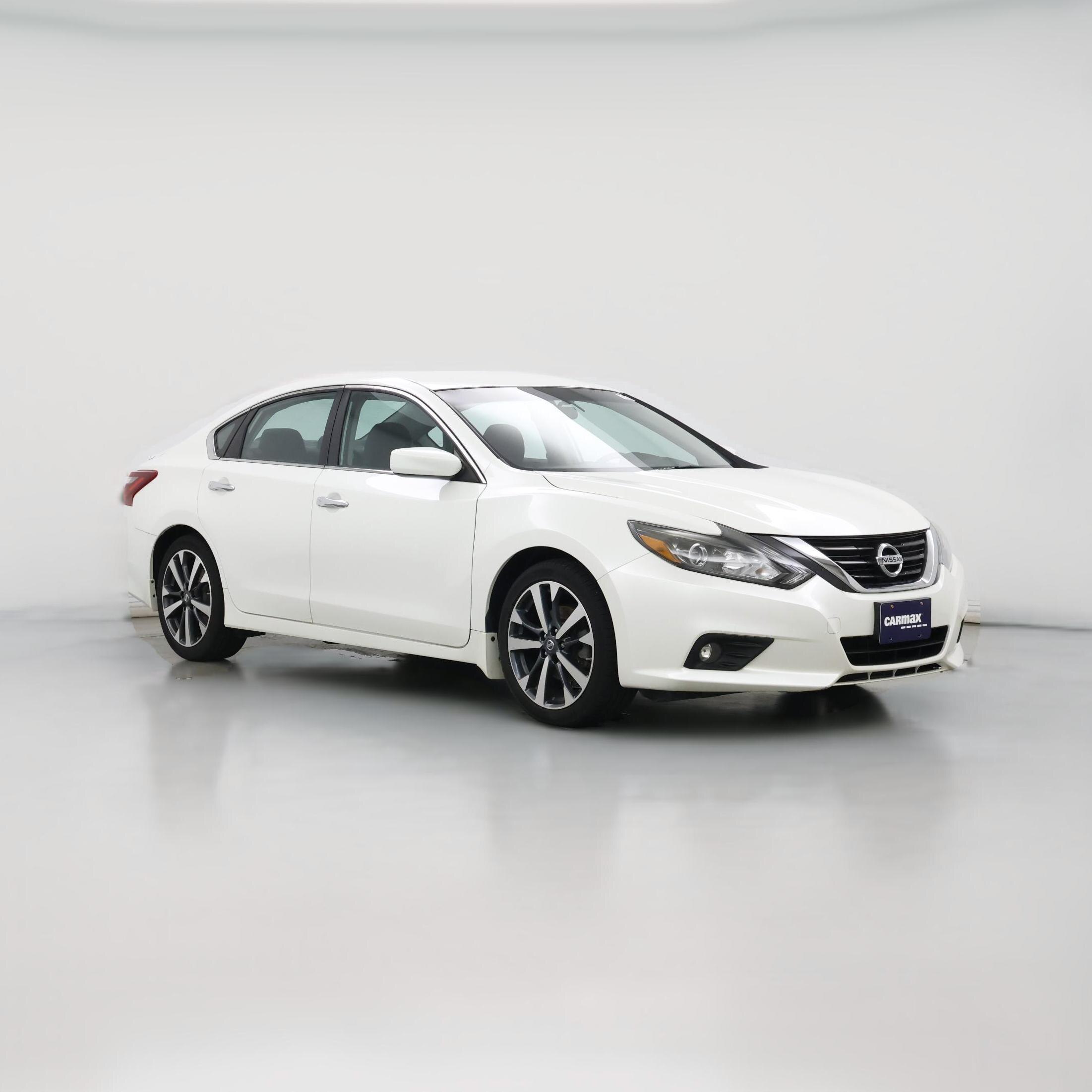 Thumbnail: 2017 Nissan Altima - 1