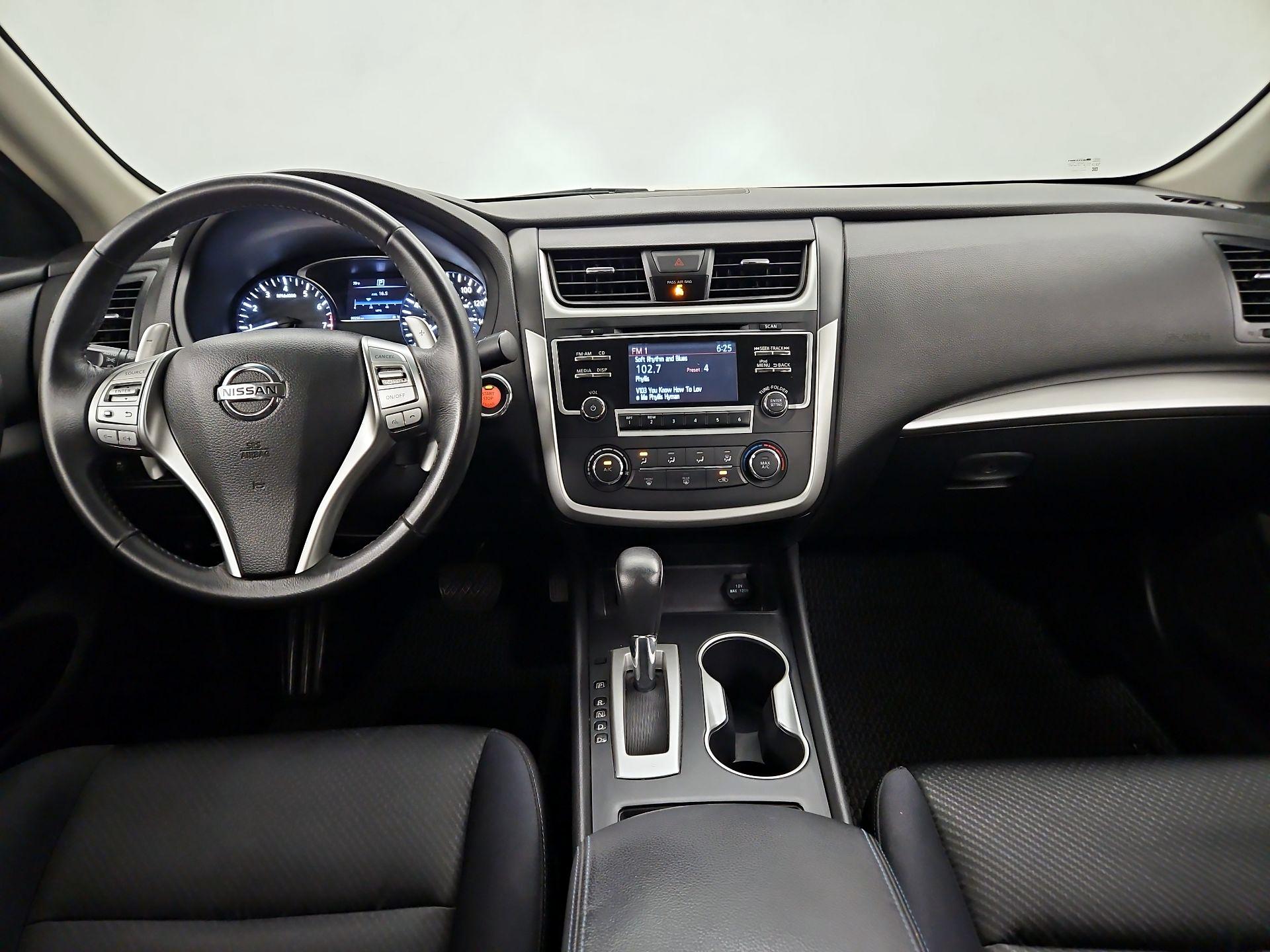 Thumbnail: 2017 Nissan Altima - 9