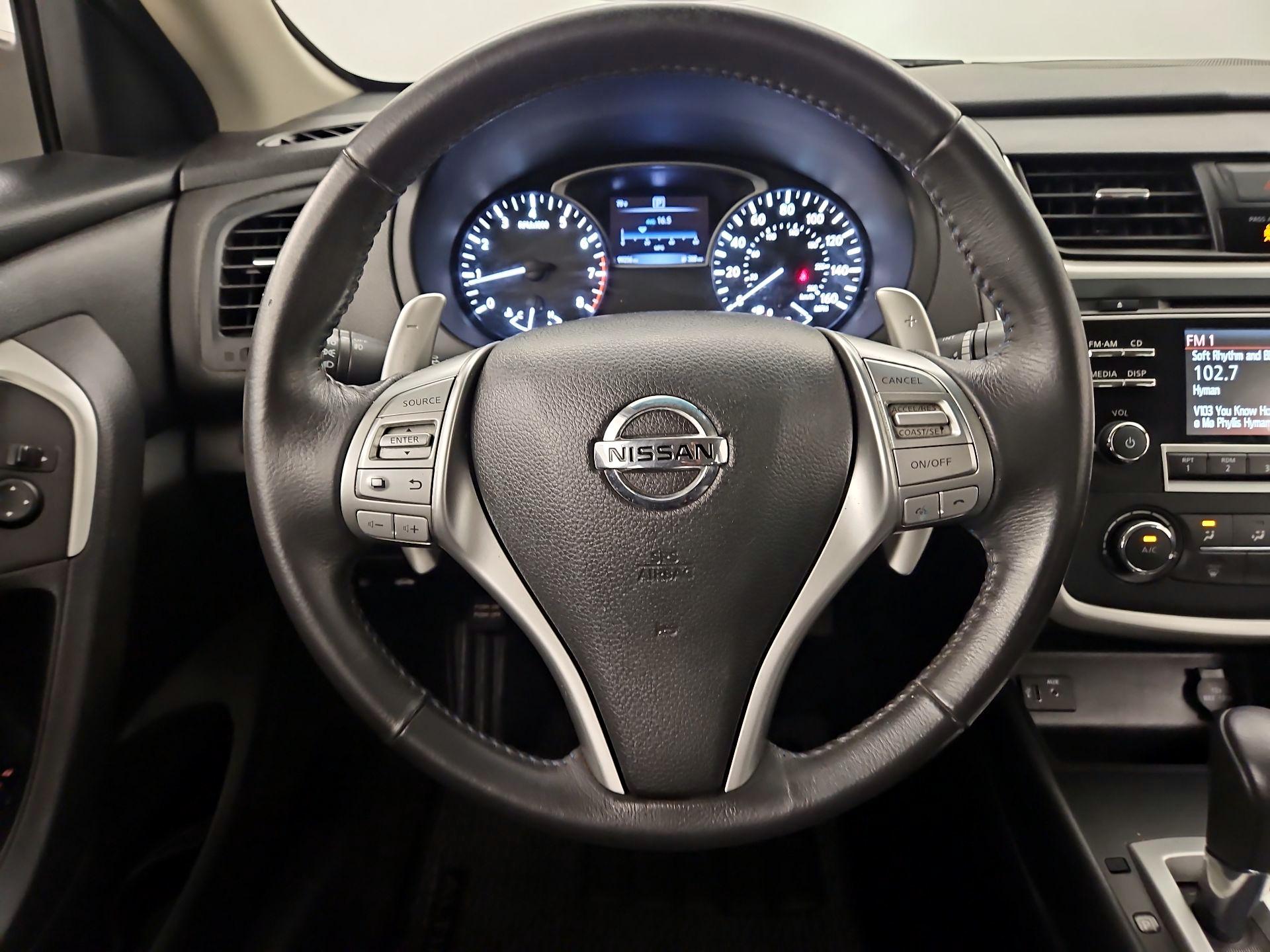 Thumbnail: 2017 Nissan Altima - 10