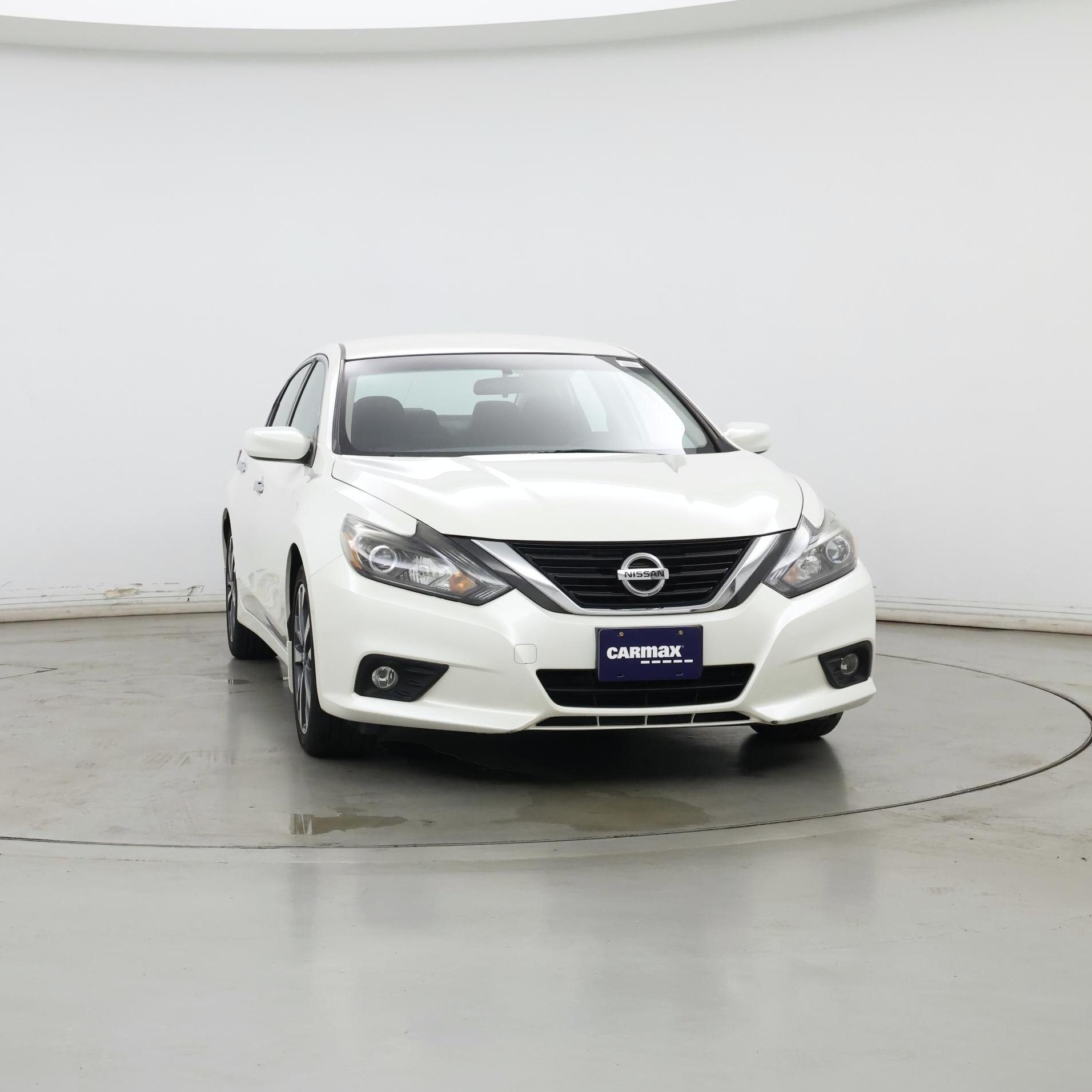 Thumbnail: 2017 Nissan Altima - 5