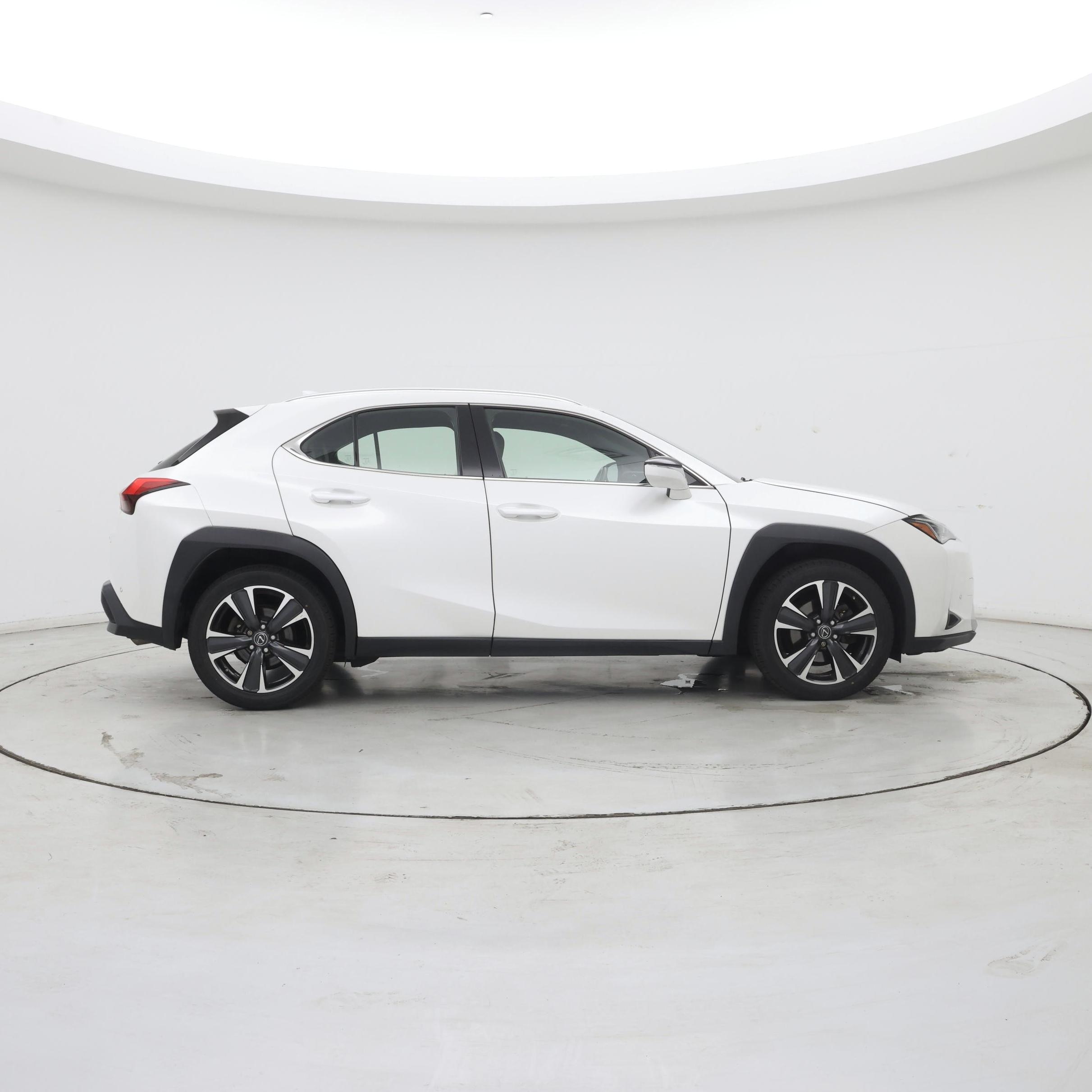 Thumbnail: 2021 Lexus UX - 7