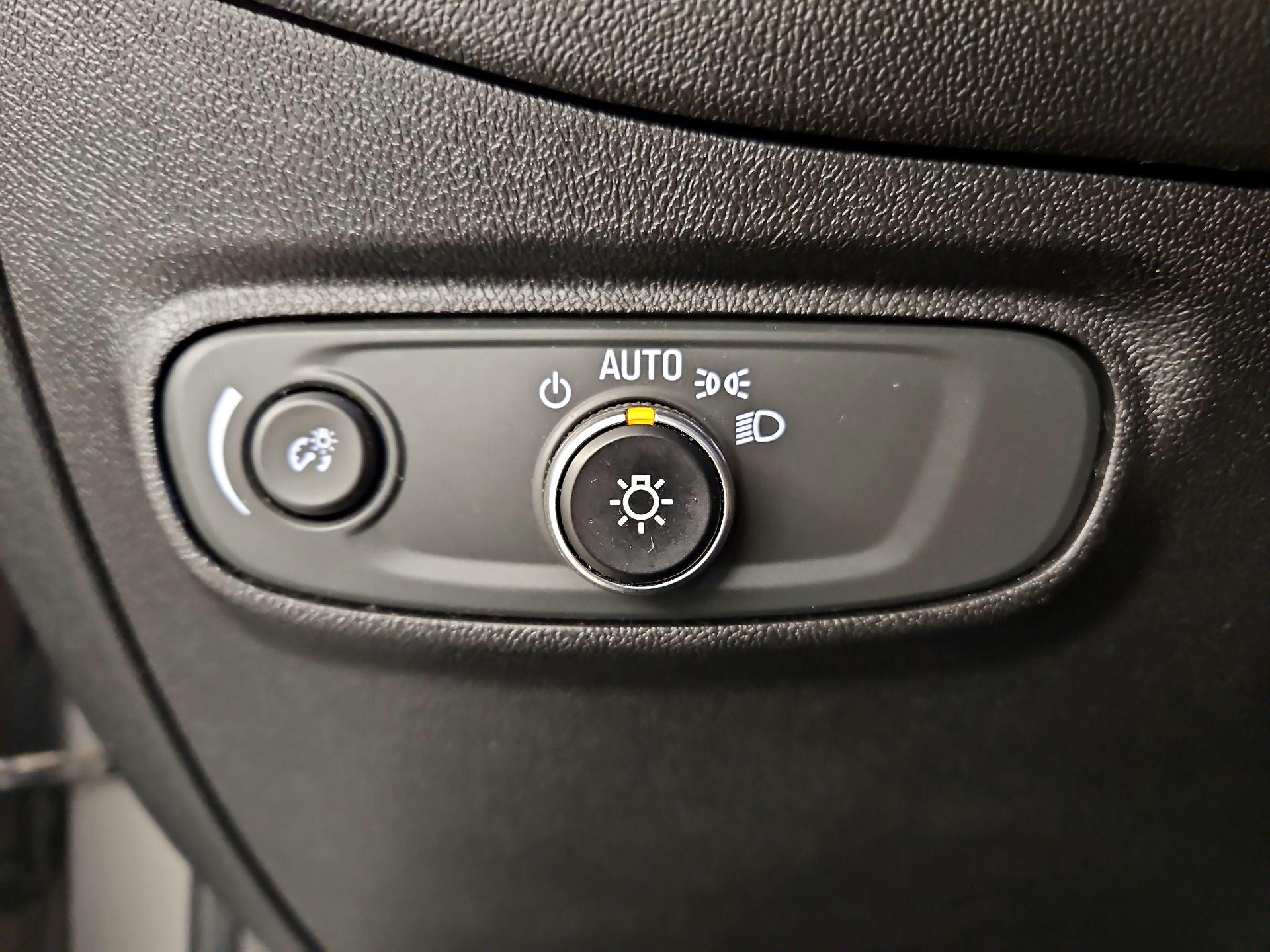 Thumbnail: 2019 Chevrolet Equinox - 13