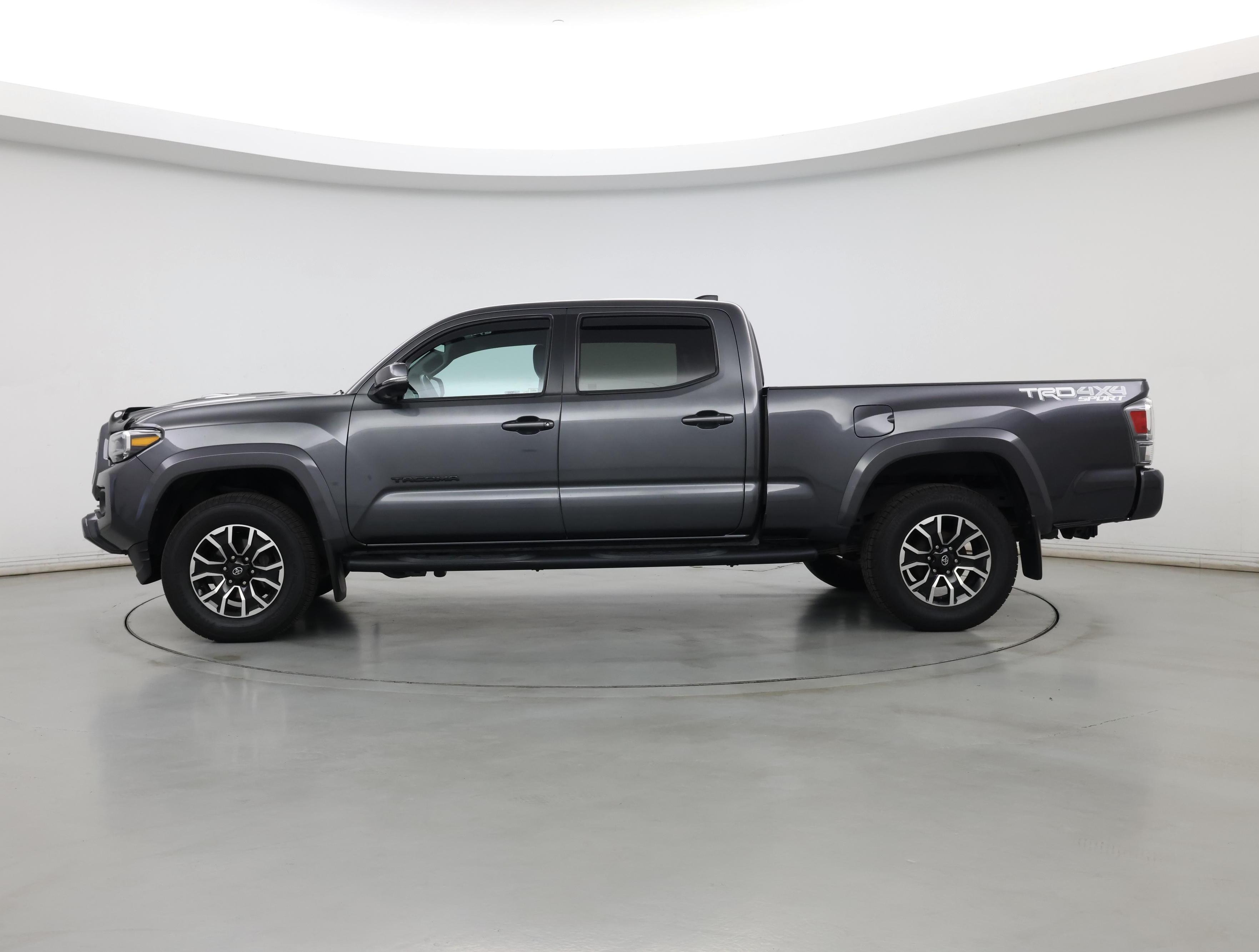 Thumbnail: 2021 Toyota Tacoma - 3