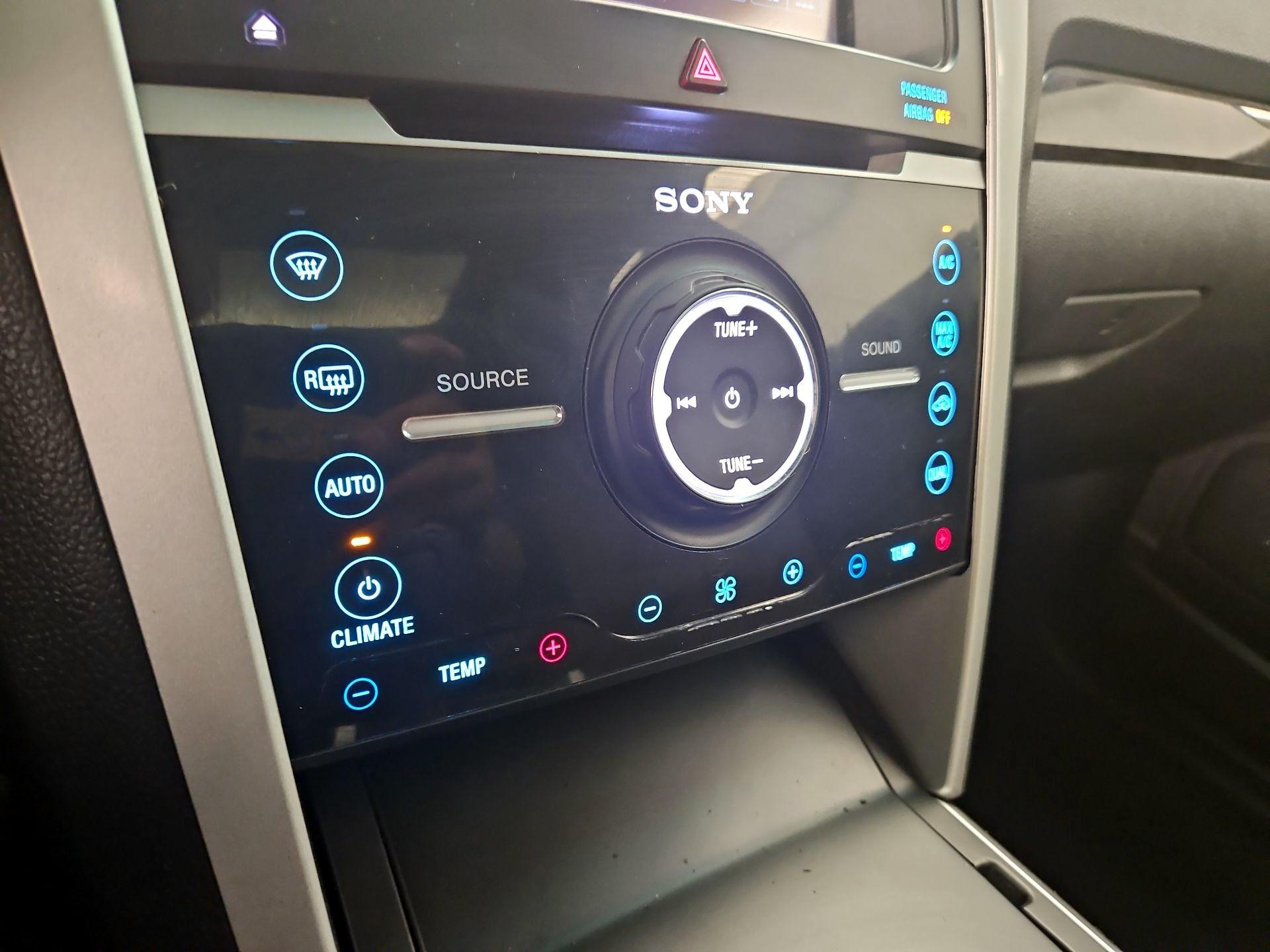 Thumbnail: 2014 Ford Explorer - 17