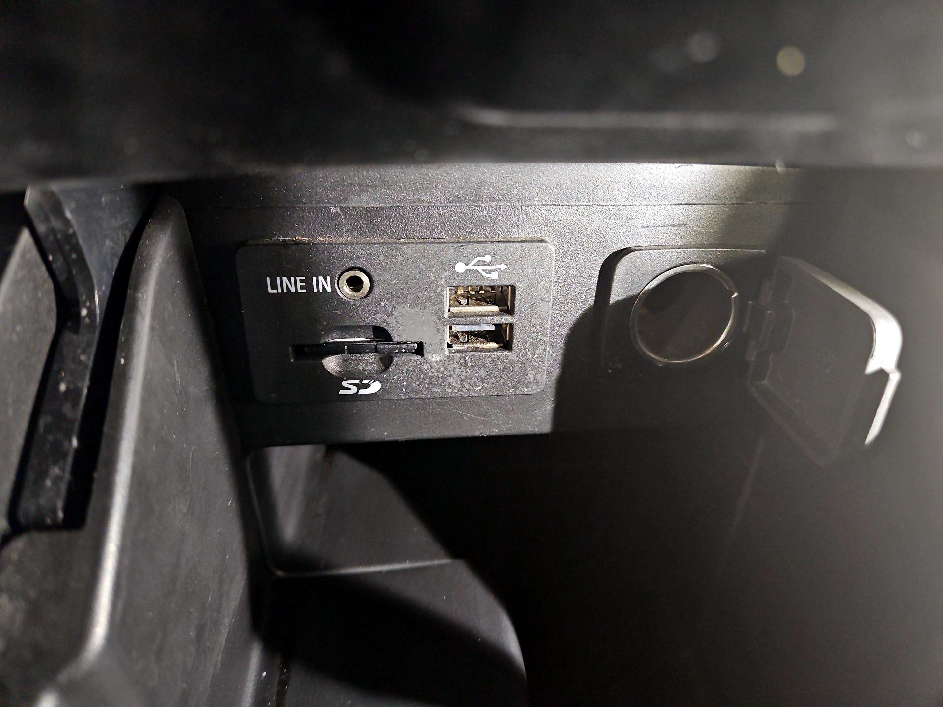 Thumbnail: 2014 Ford Explorer - 19