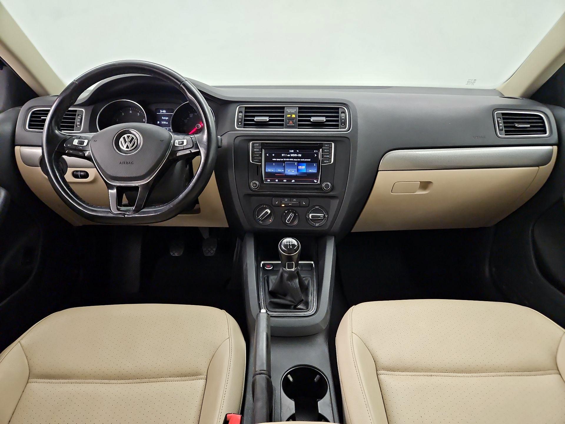 Thumbnail: 2017 Volkswagen Jetta - 9