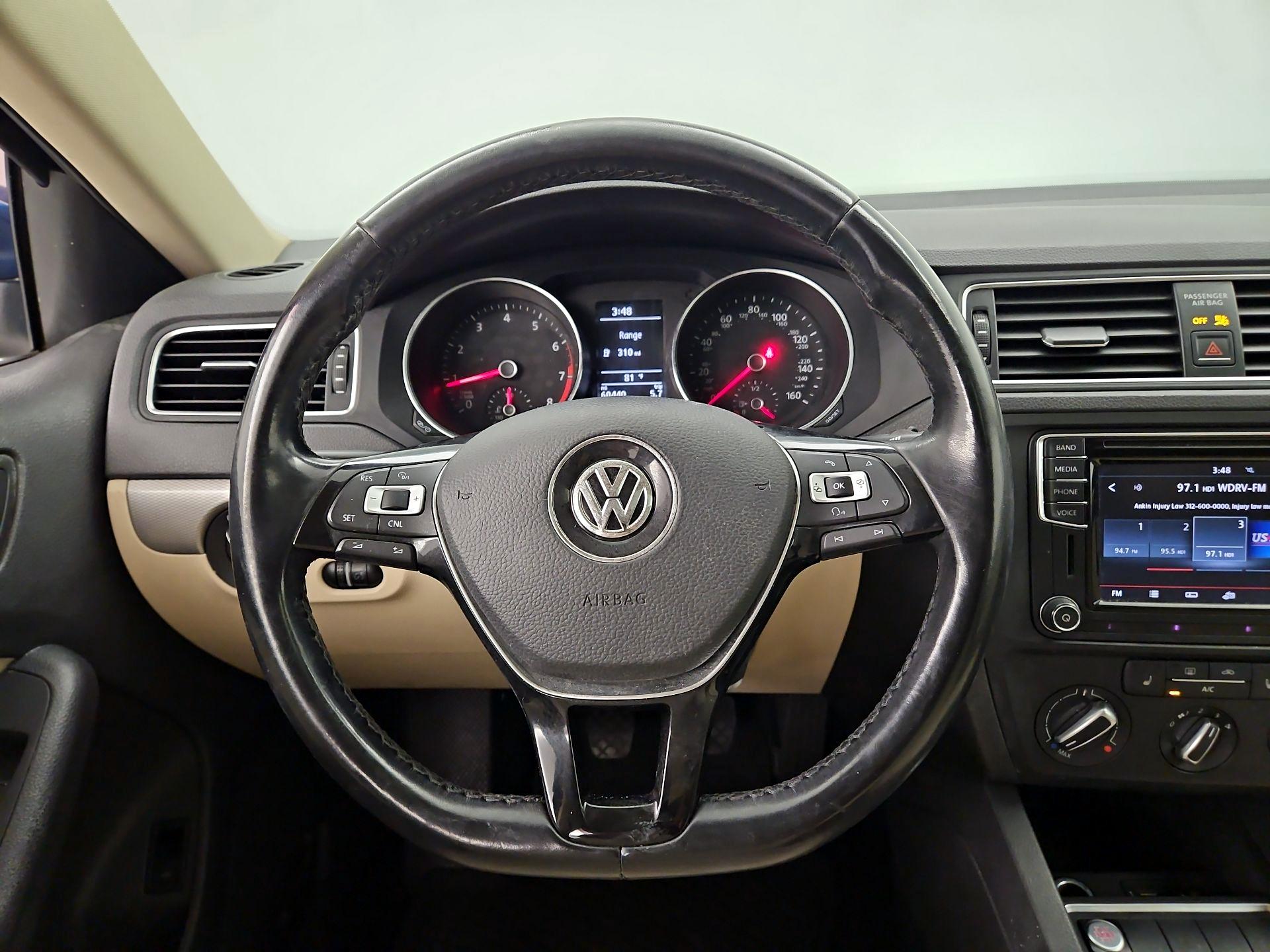 Thumbnail: 2017 Volkswagen Jetta - 10