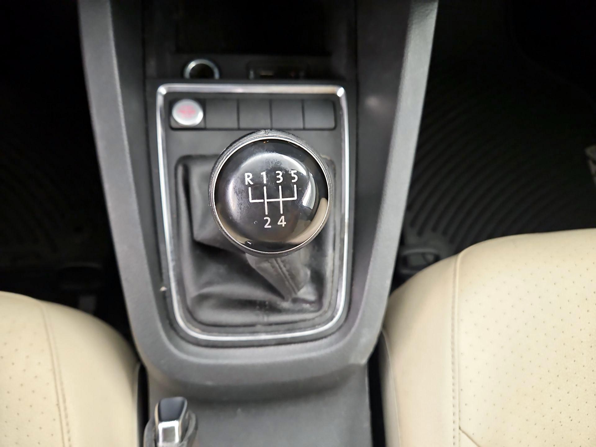 Thumbnail: 2017 Volkswagen Jetta - 17