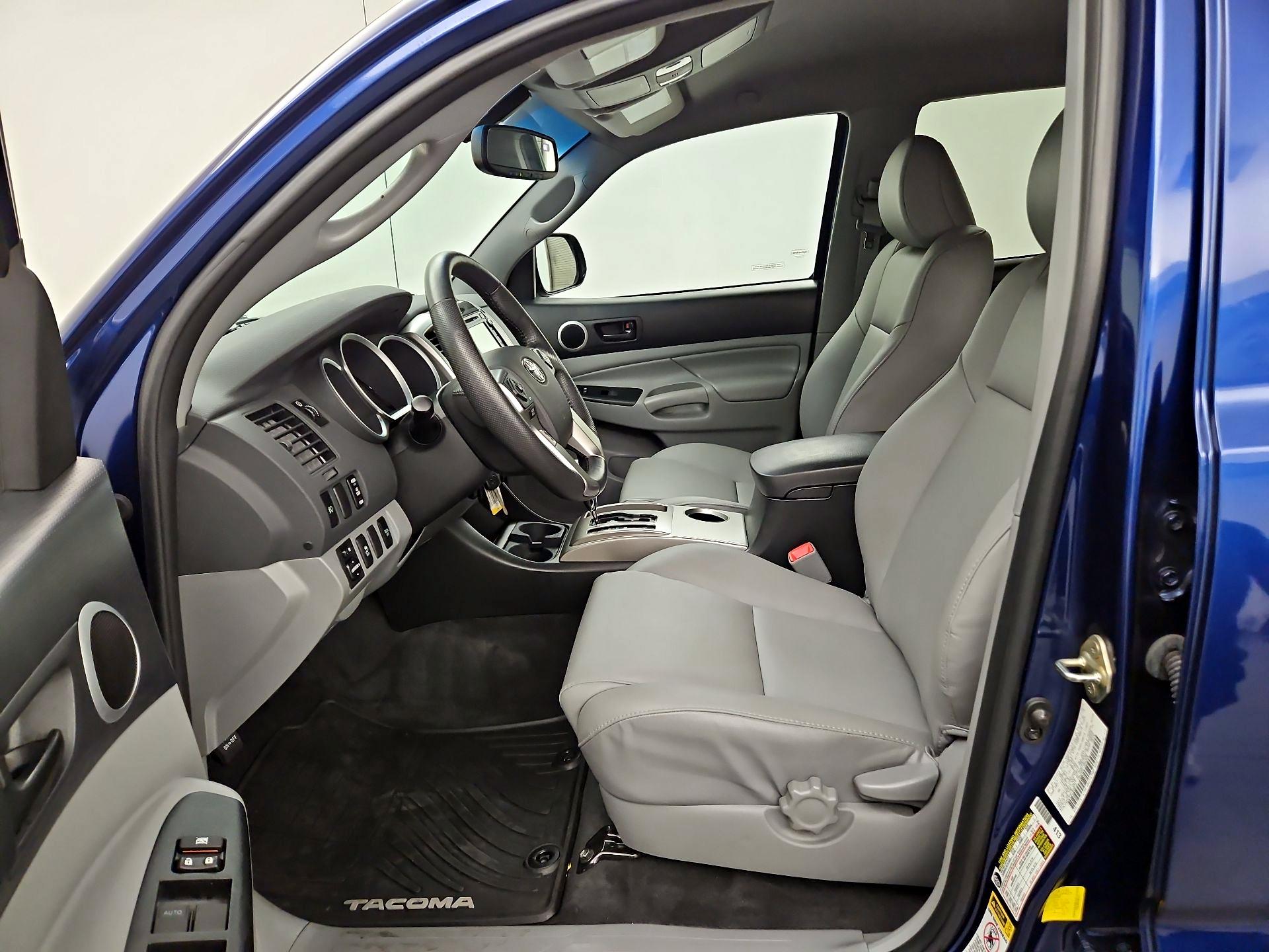 Thumbnail: 2015 Toyota Tacoma - 11
