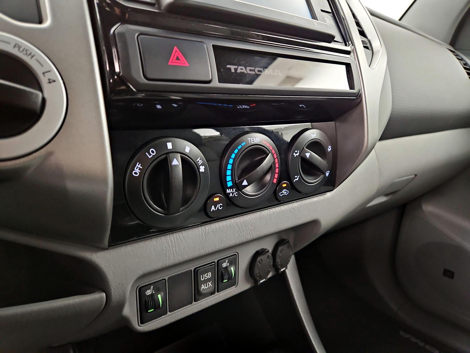 Thumbnail: 2015 Toyota Tacoma - 16