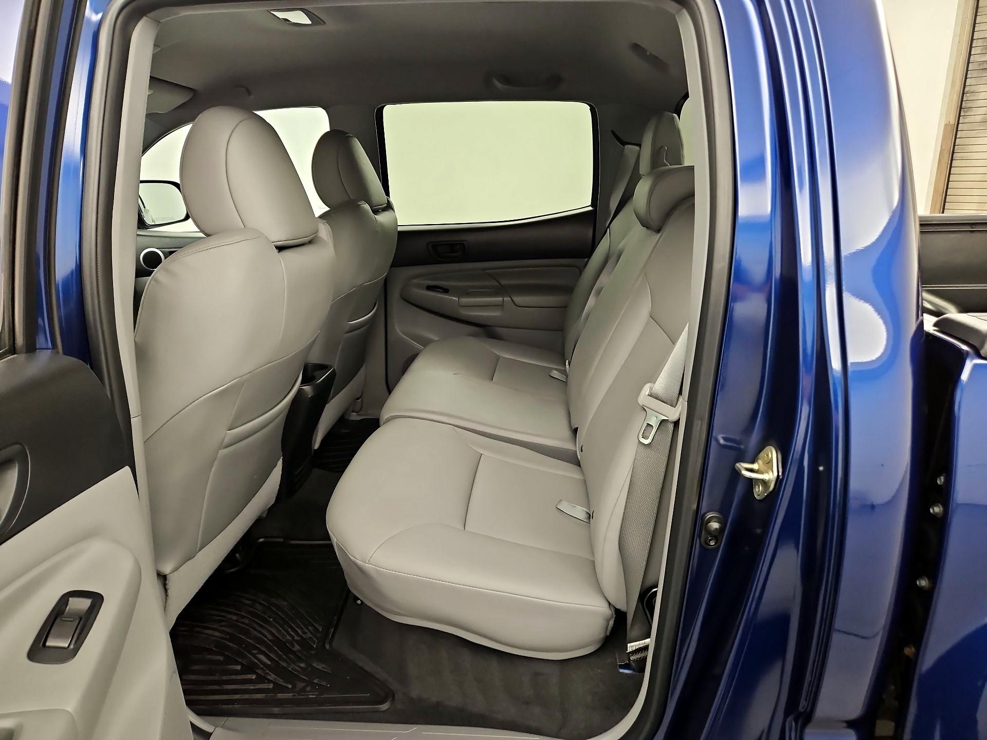 Thumbnail: 2015 Toyota Tacoma - 19