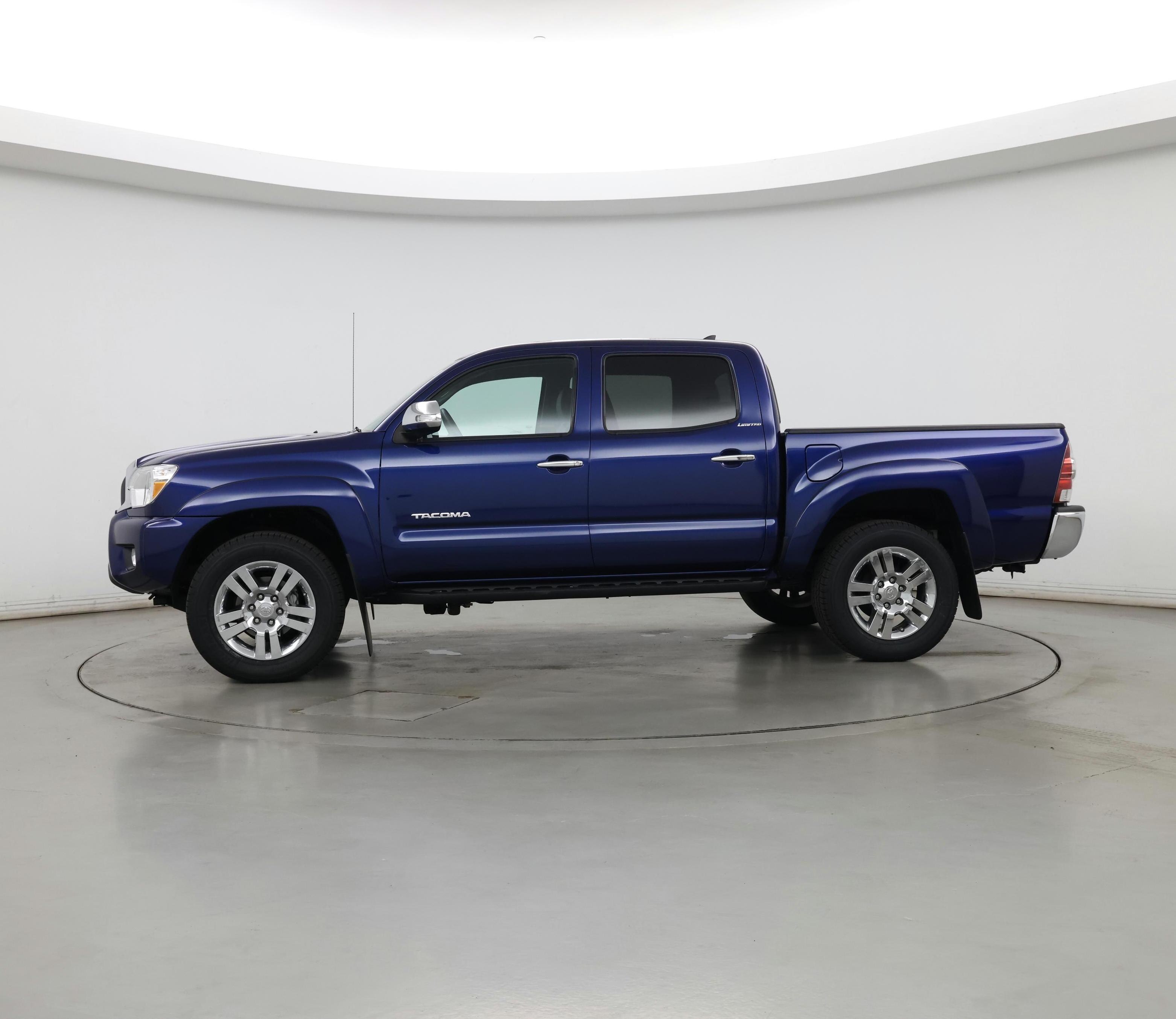 Thumbnail: 2015 Toyota Tacoma - 3