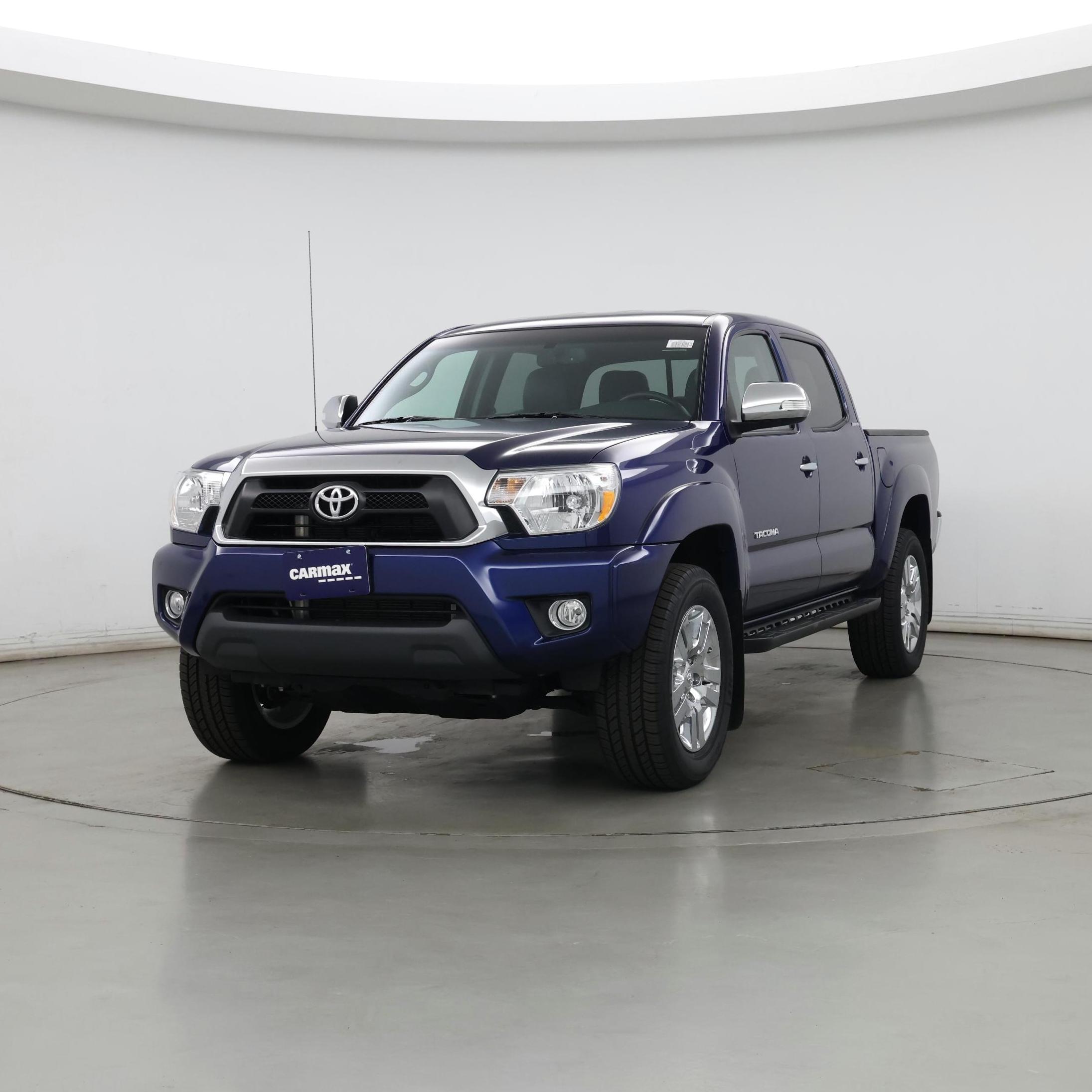 Thumbnail: 2015 Toyota Tacoma - 4