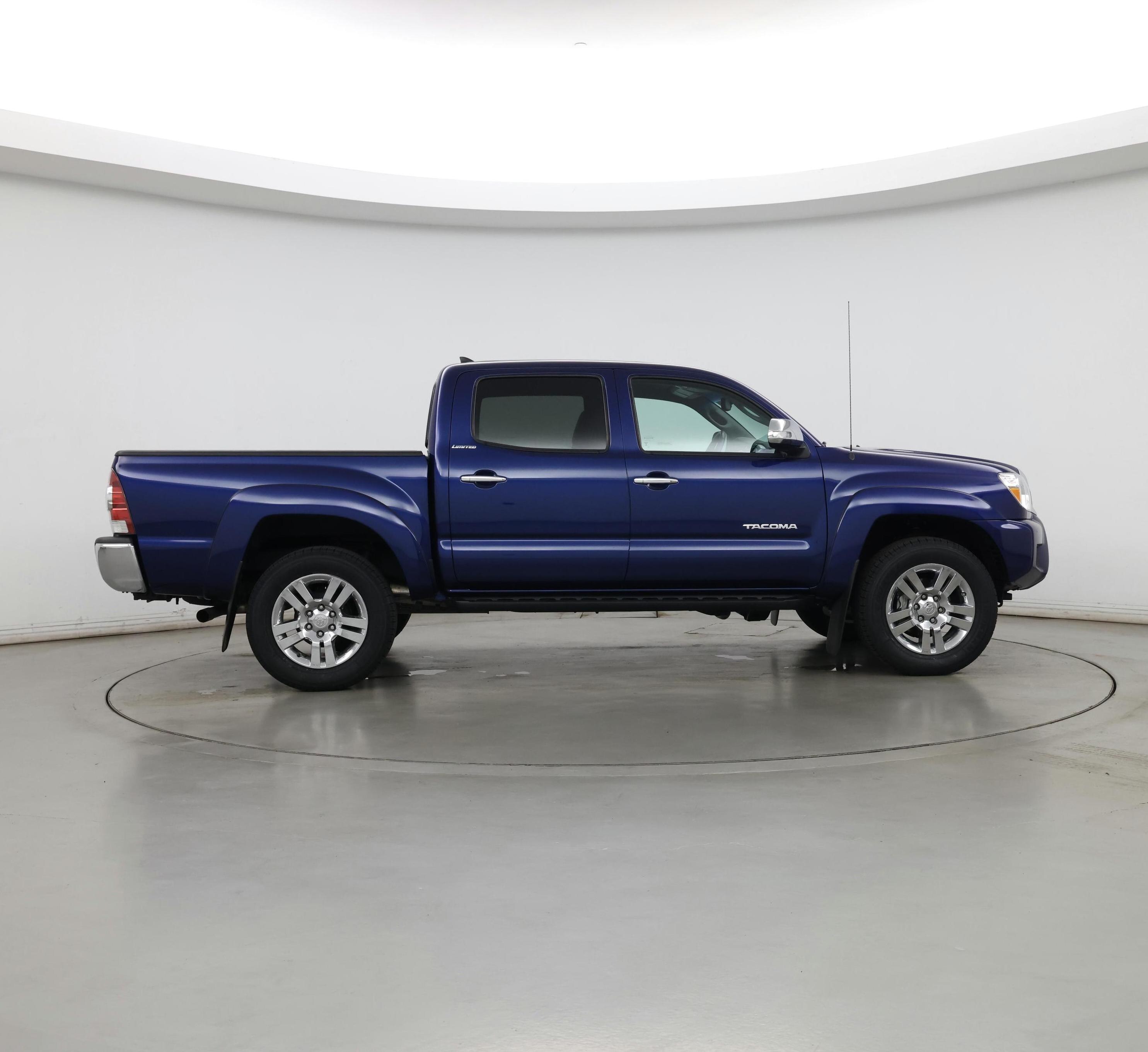 Thumbnail: 2015 Toyota Tacoma - 7