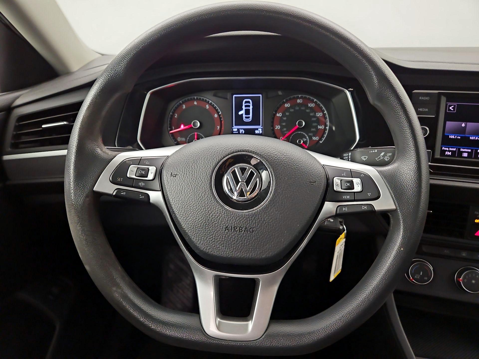 Thumbnail: 2019 Volkswagen Jetta - 10