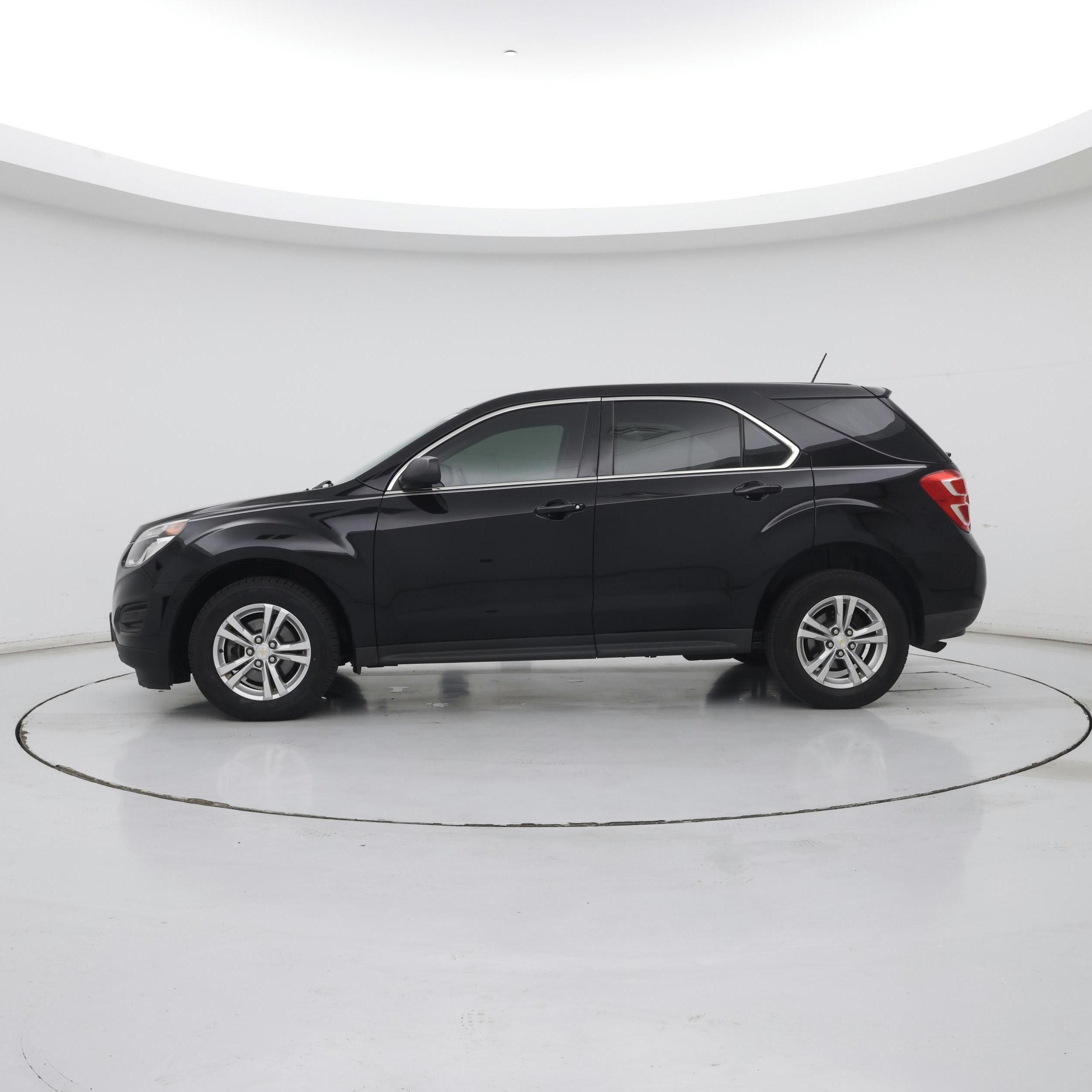 Thumbnail: 2017 Chevrolet Equinox - 3