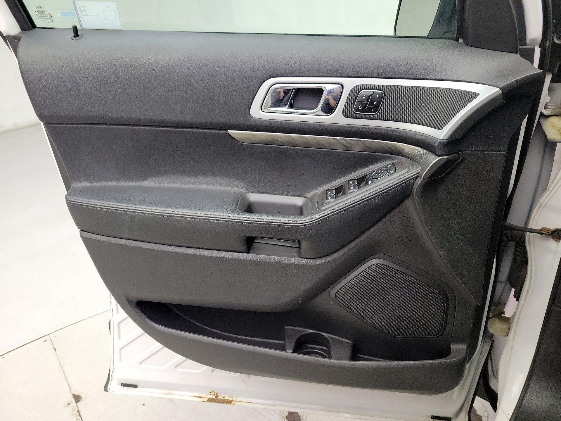 Thumbnail: 2014 Ford Explorer - 12