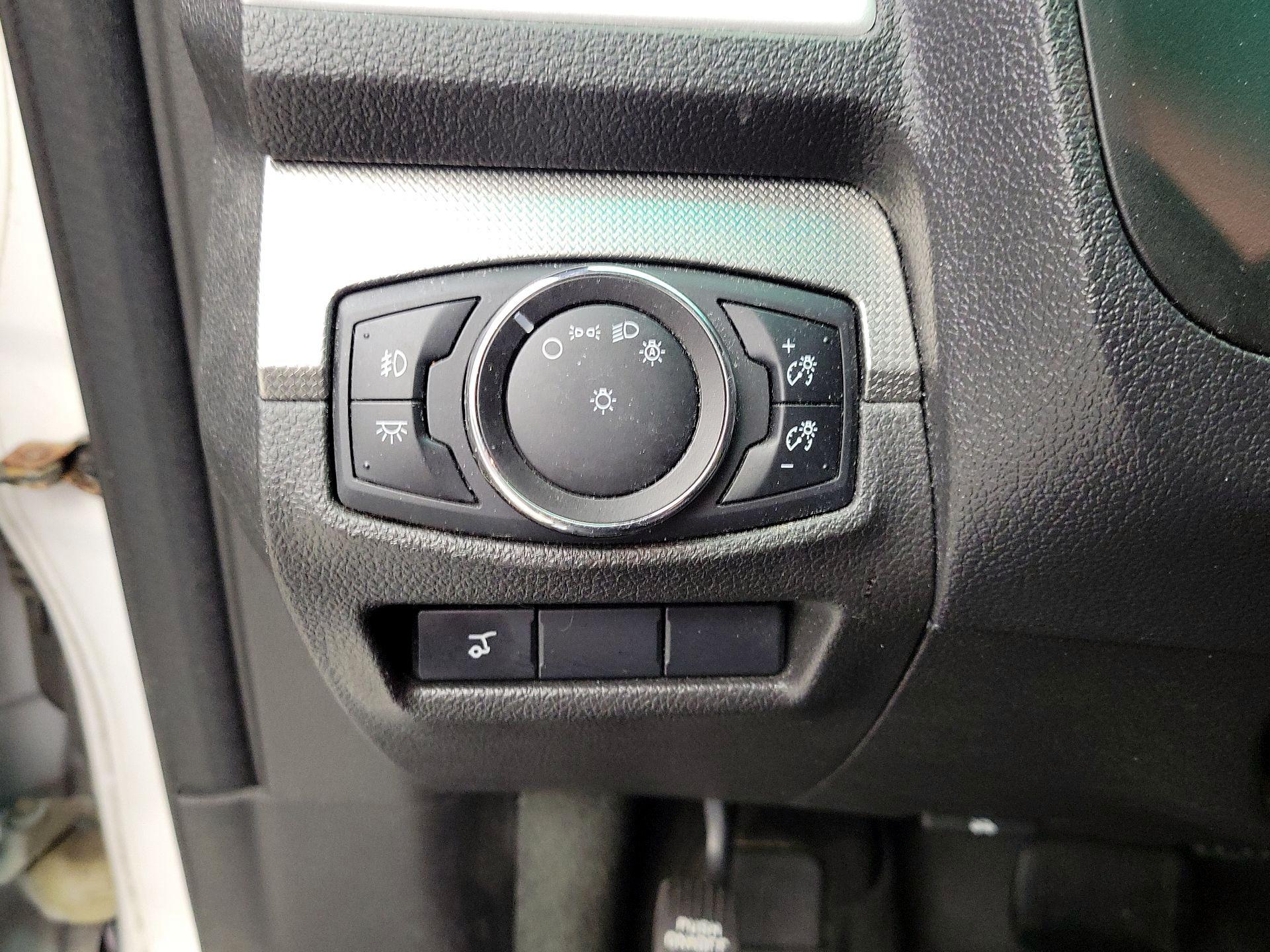 Thumbnail: 2014 Ford Explorer - 13