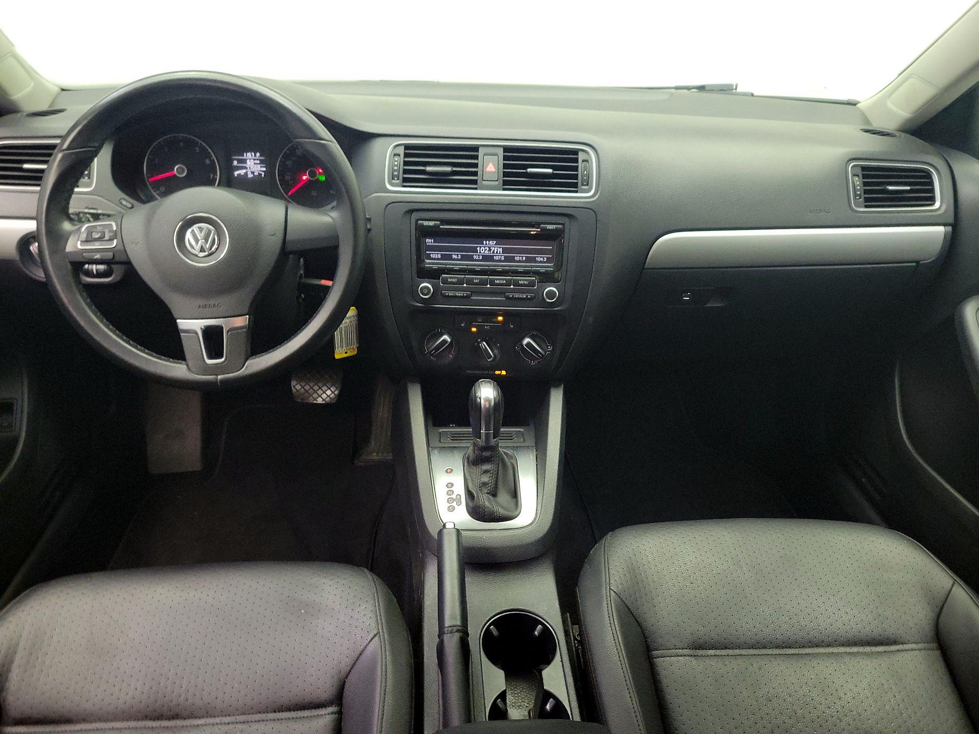 Thumbnail: 2014 Volkswagen Jetta - 9