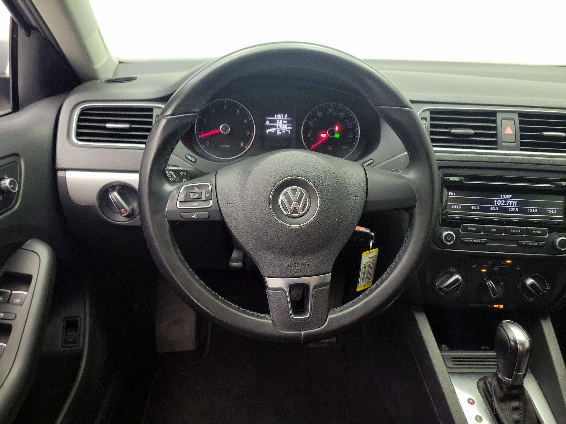 Thumbnail: 2014 Volkswagen Jetta - 10