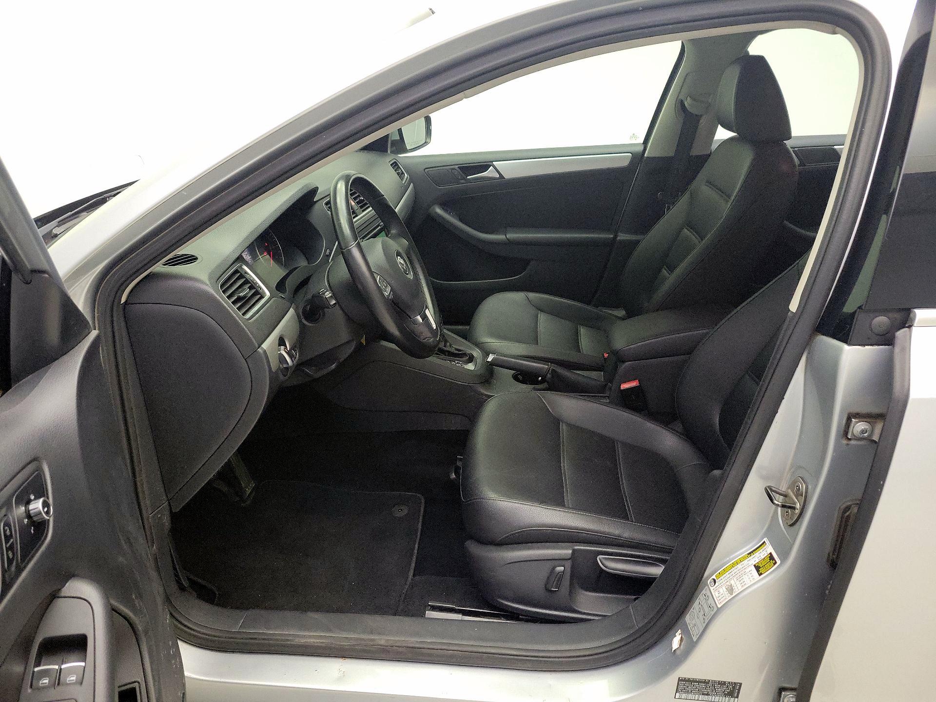 Thumbnail: 2014 Volkswagen Jetta - 11