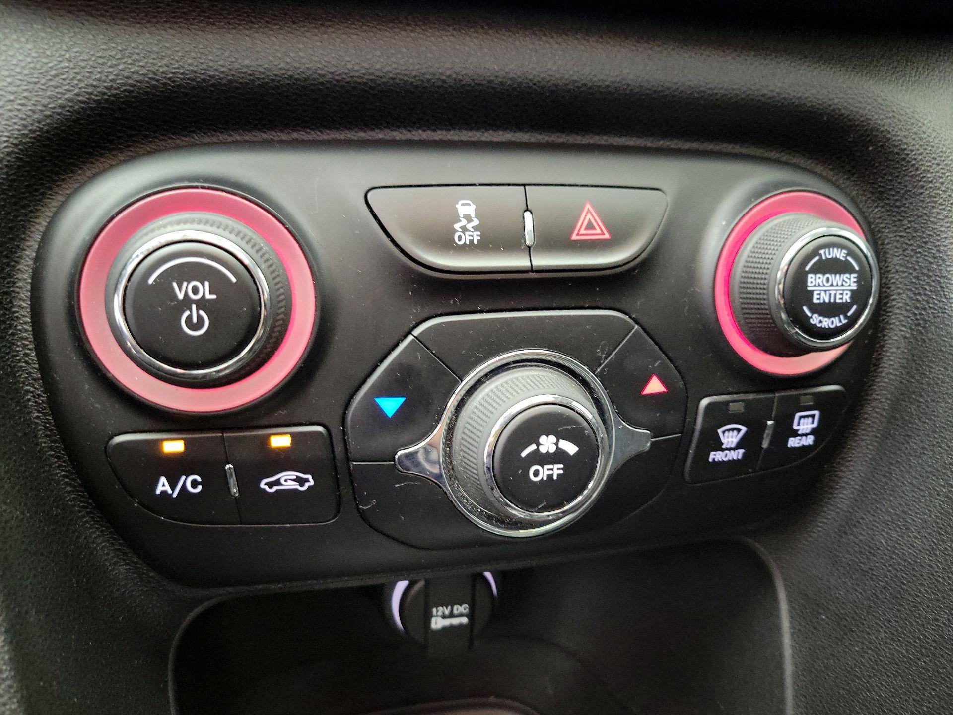 Thumbnail: 2015 Dodge Dart - 15