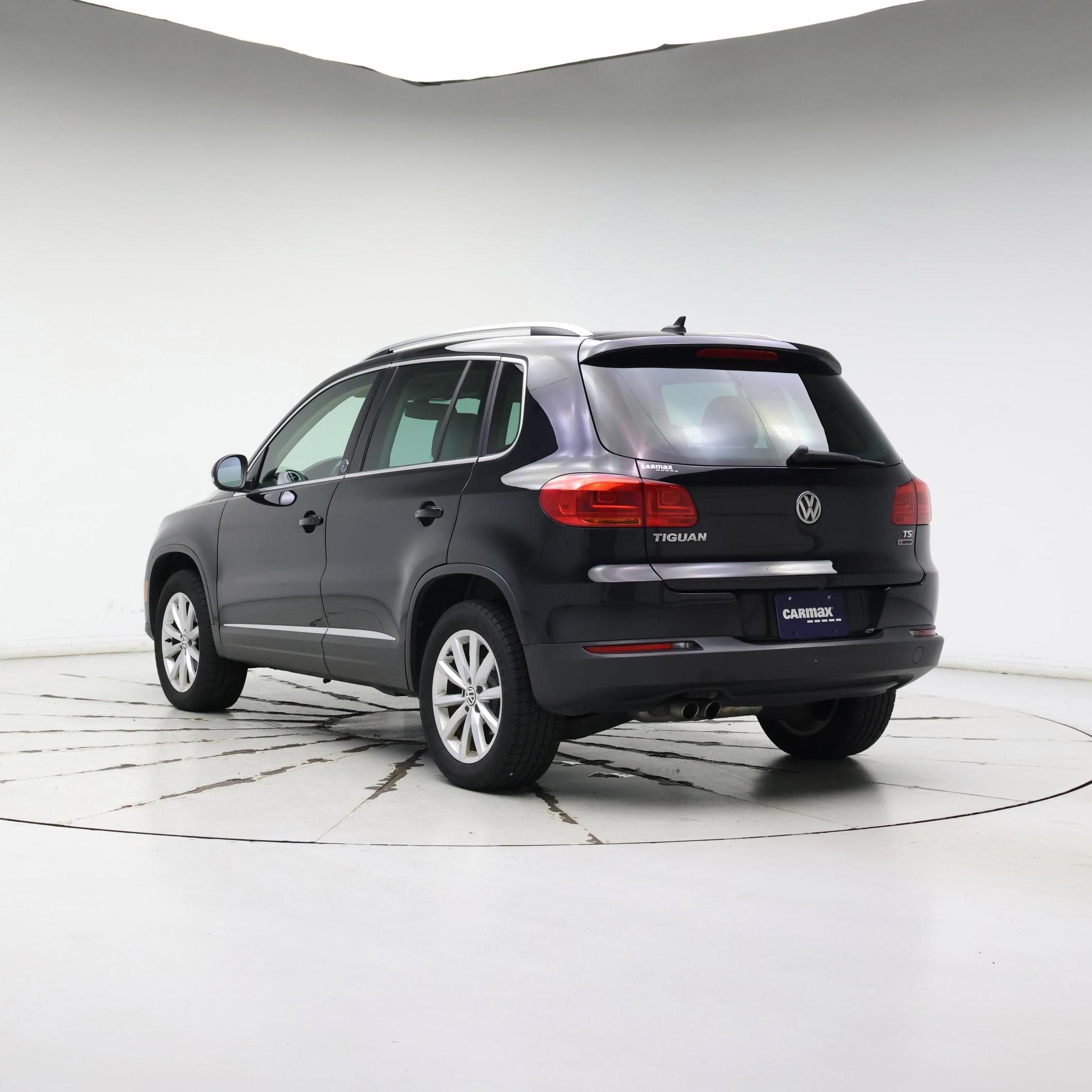Thumbnail: 2017 Volkswagen Tiguan - 2