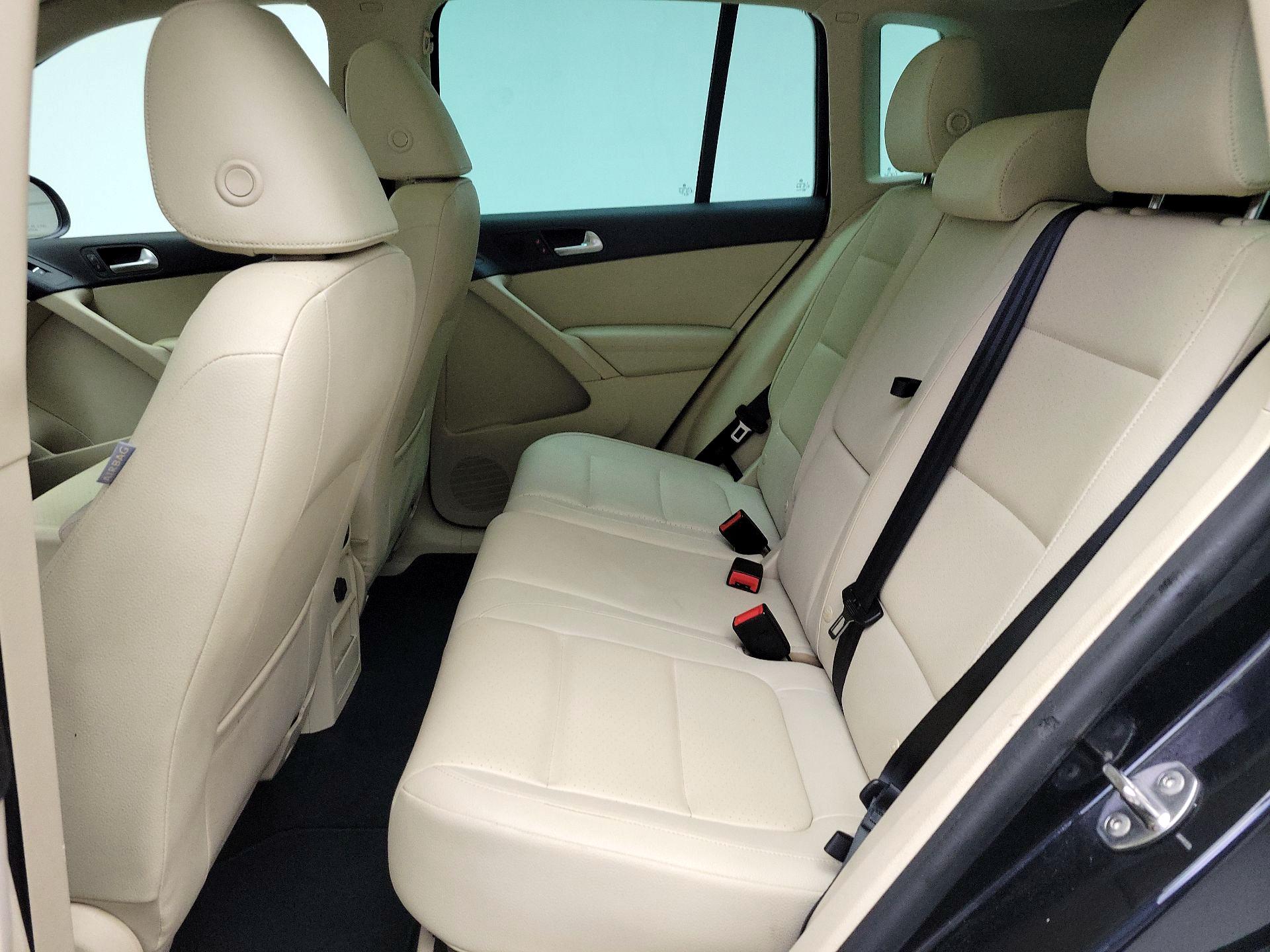 Thumbnail: 2017 Volkswagen Tiguan - 19
