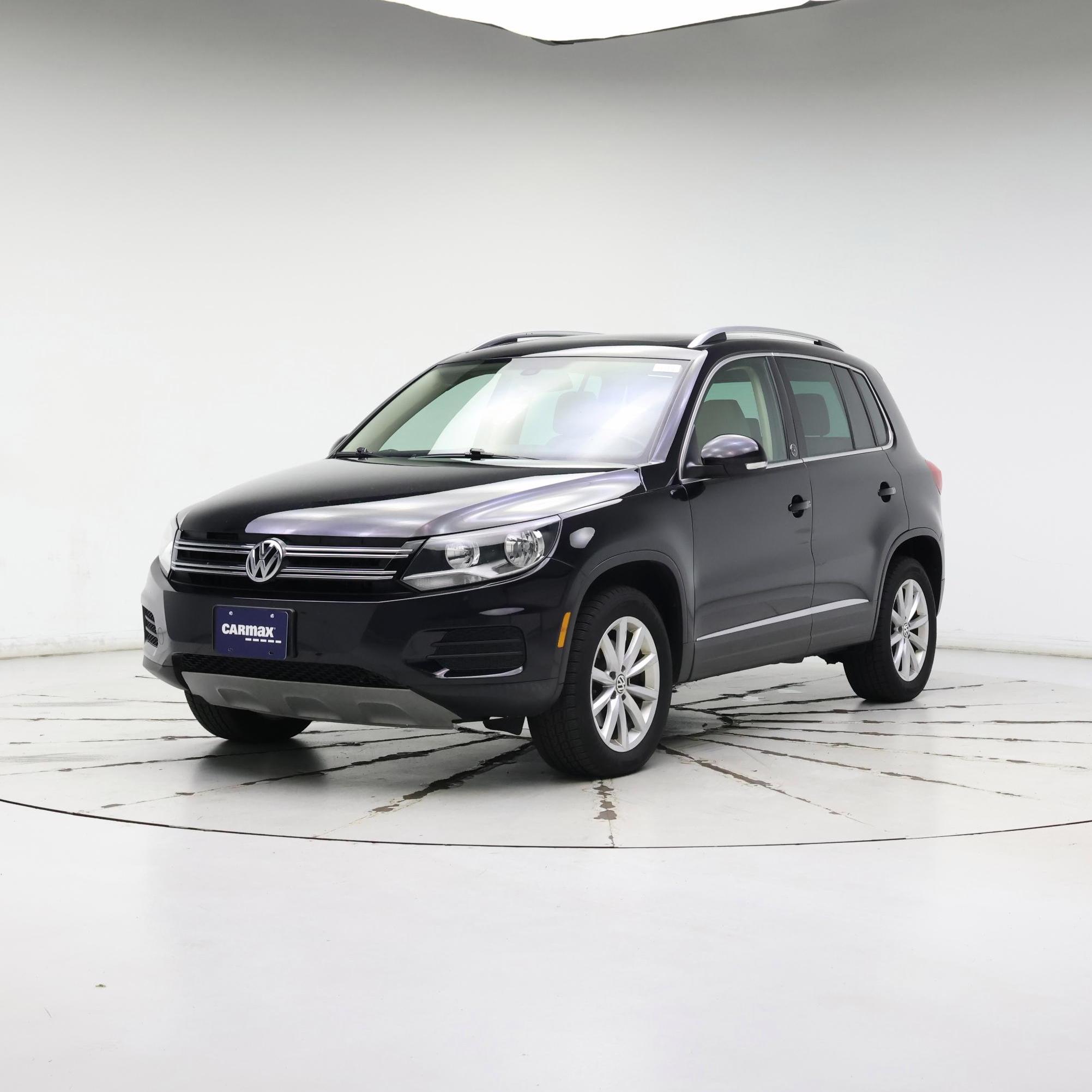 Thumbnail: 2017 Volkswagen Tiguan - 4