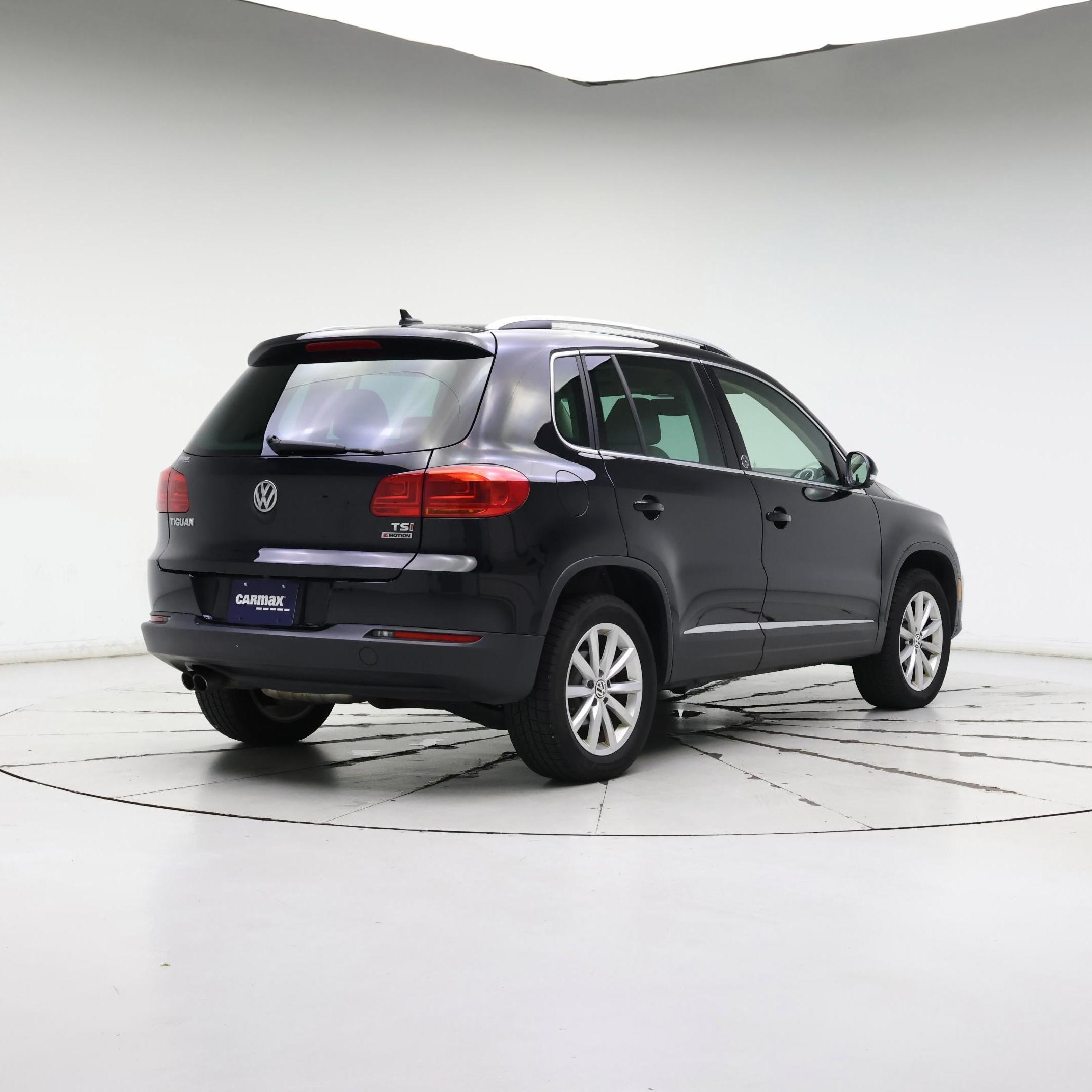Thumbnail: 2017 Volkswagen Tiguan - 8