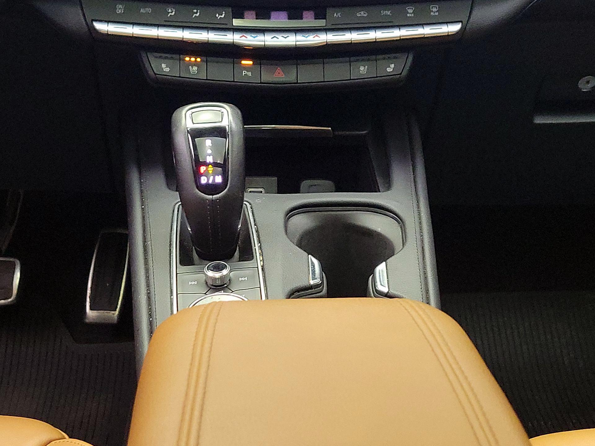 Thumbnail: 2019 Cadillac XT4 - 17