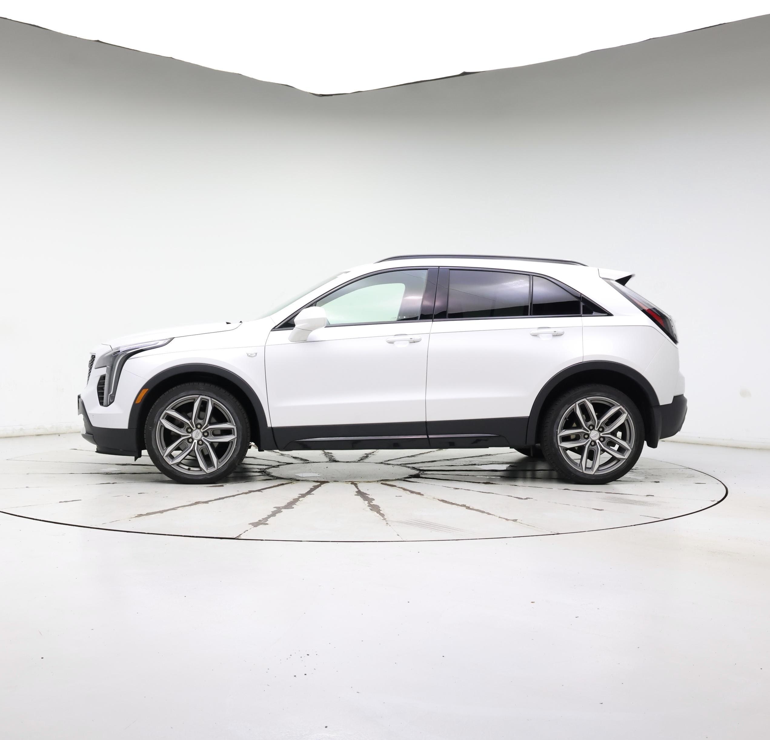 Thumbnail: 2019 Cadillac XT4 - 3