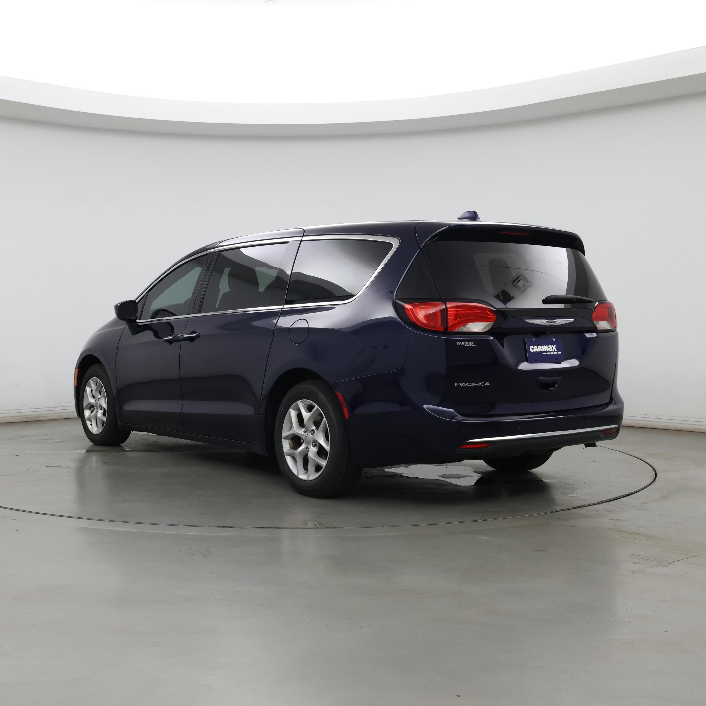 Thumbnail: 2018 Chrysler Pacifica - 2