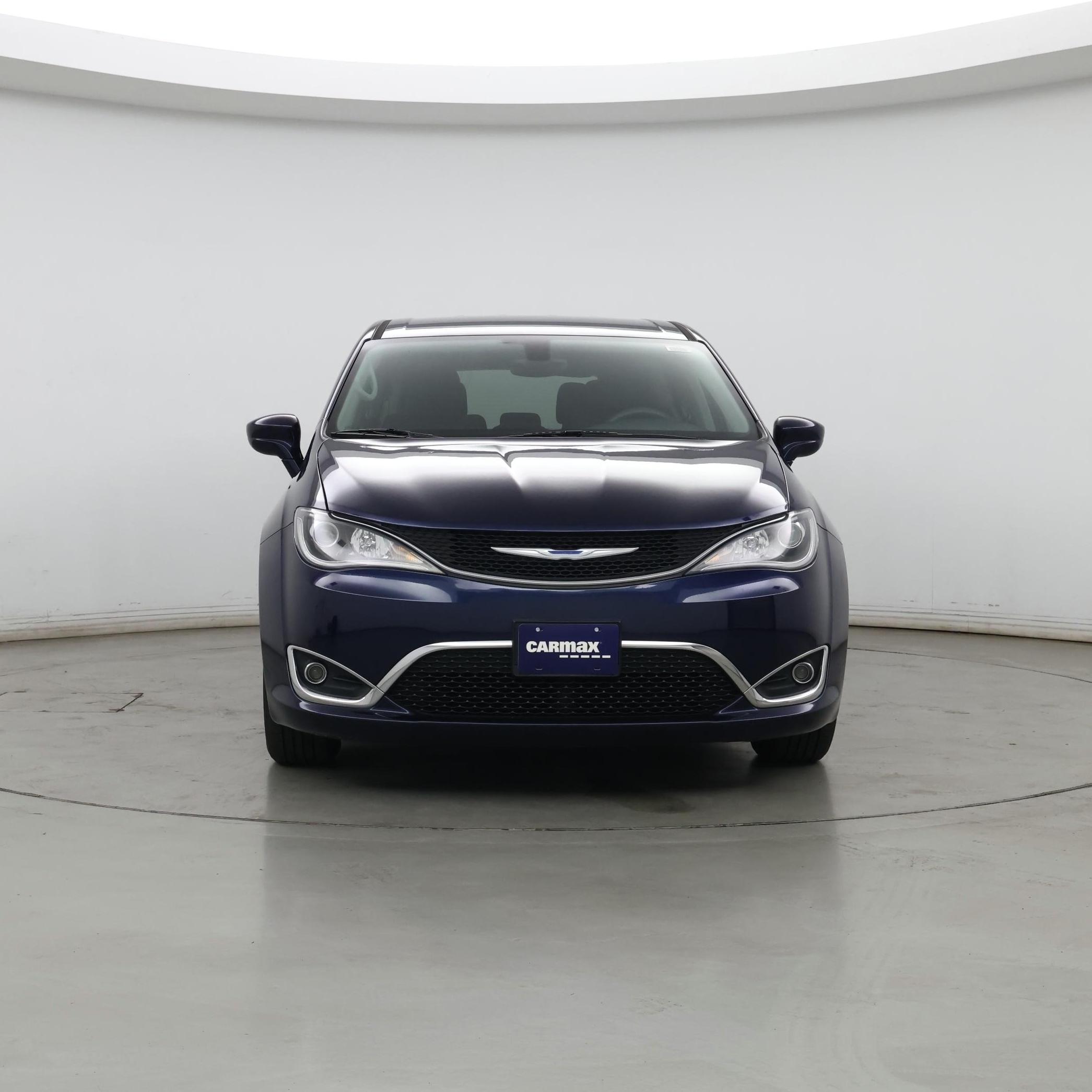 Thumbnail: 2018 Chrysler Pacifica - 5