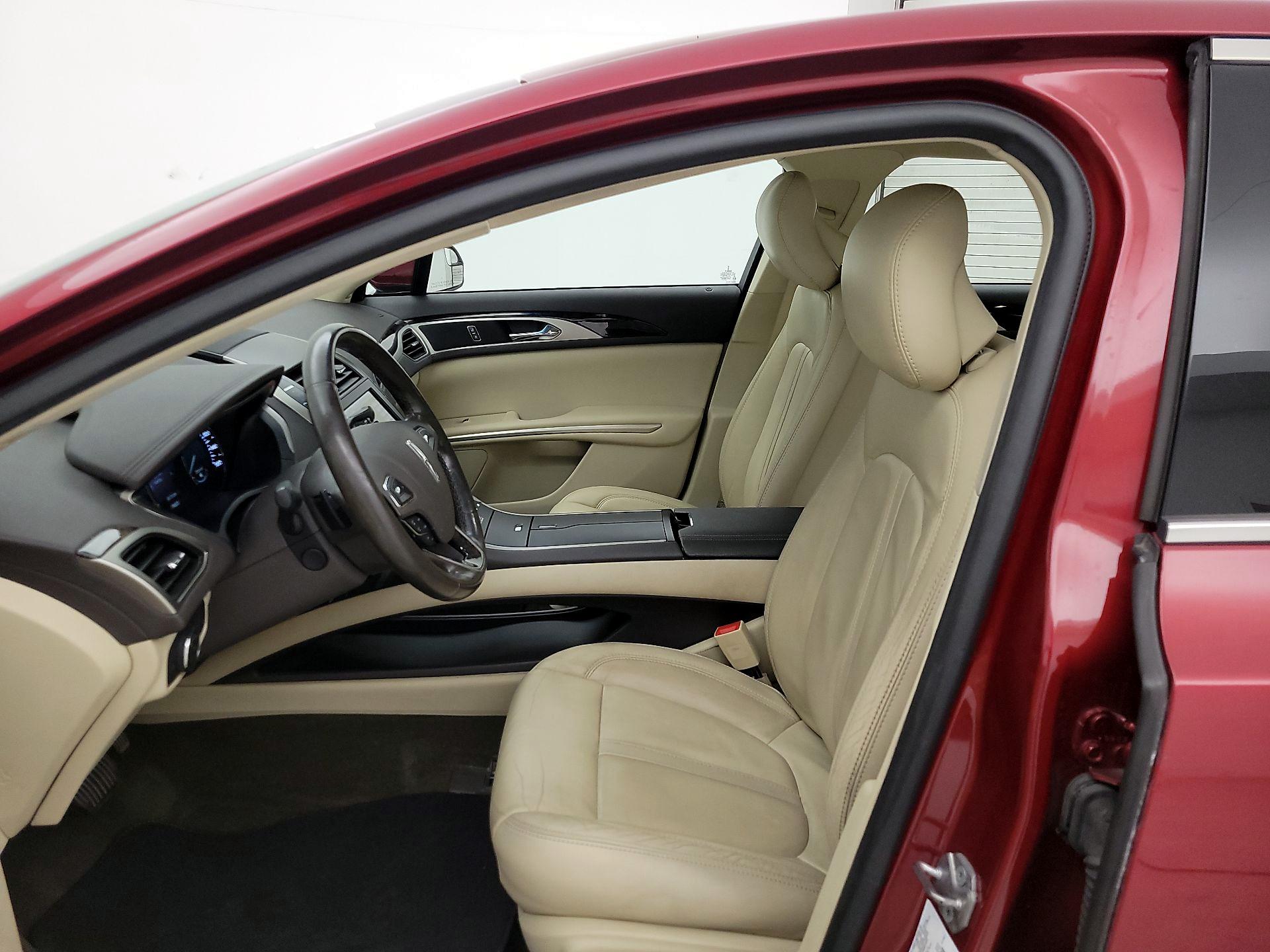 Thumbnail: 2015 Lincoln MKZ - 11
