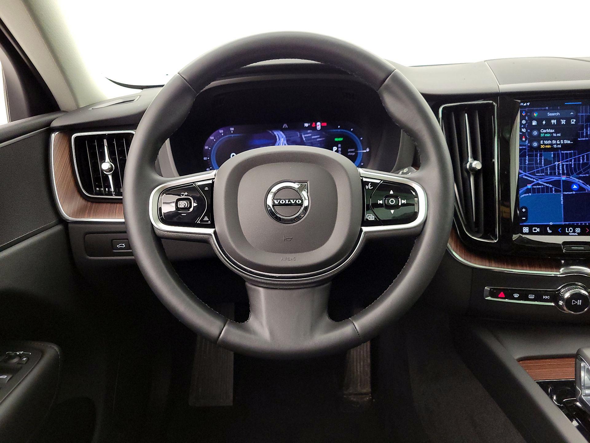 Thumbnail: 2023 Volvo XC60 - 10