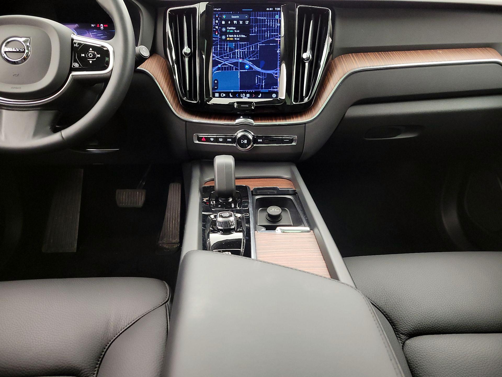 Thumbnail: 2023 Volvo XC60 - 18