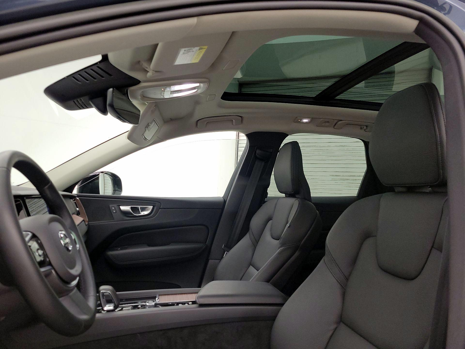 Thumbnail: 2023 Volvo XC60 - 20