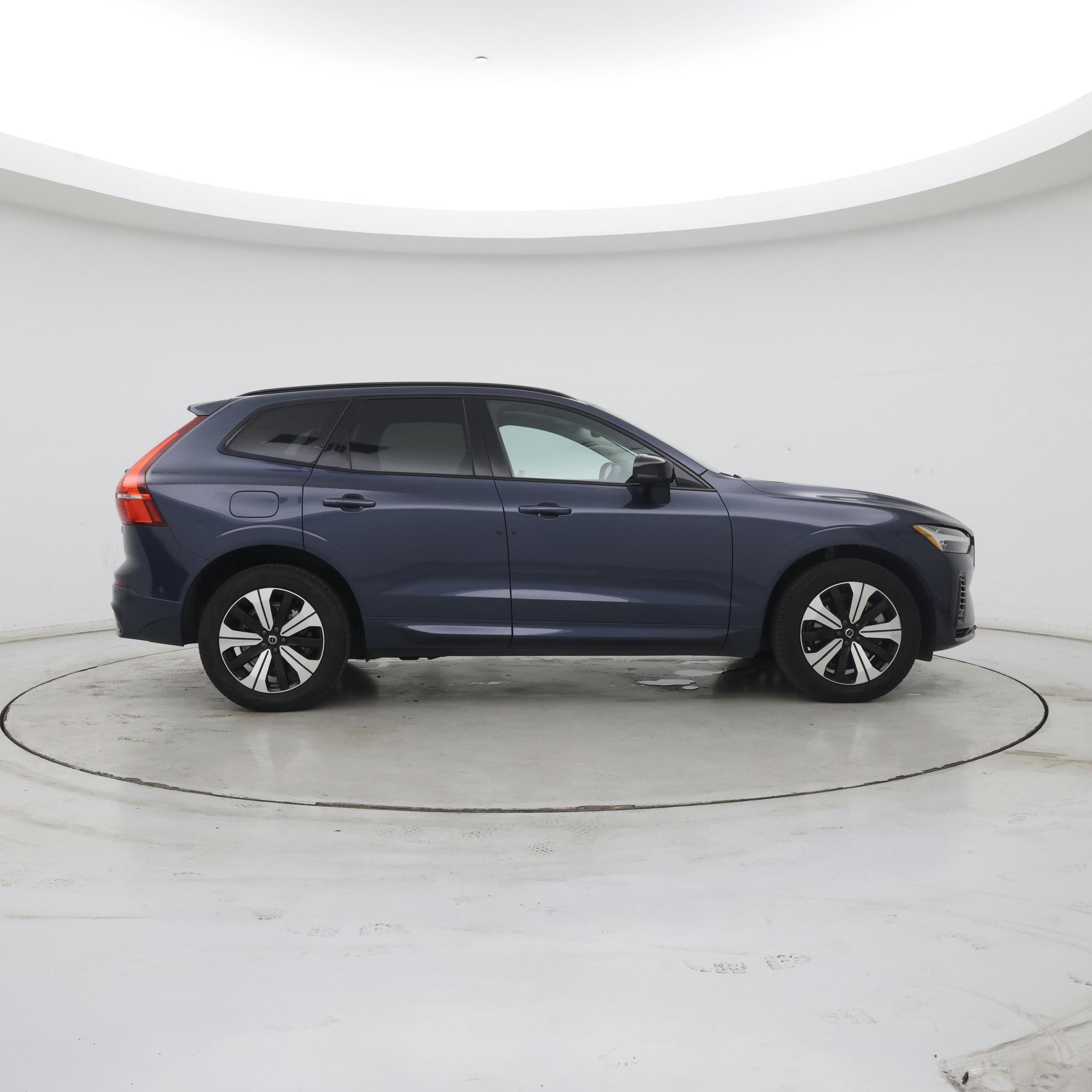 Thumbnail: 2023 Volvo XC60 - 7