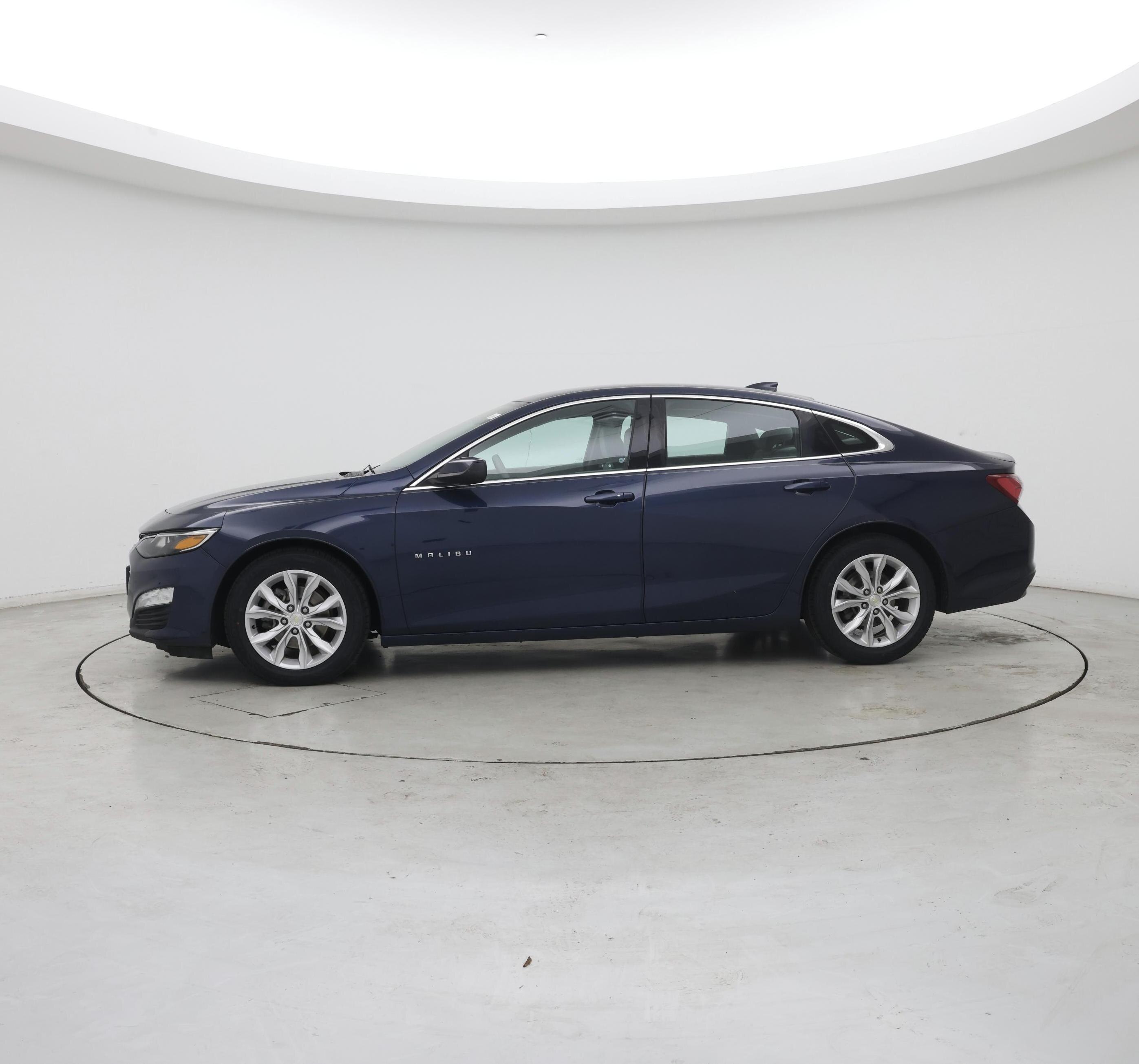 Thumbnail: 2019 Chevrolet Malibu - 3