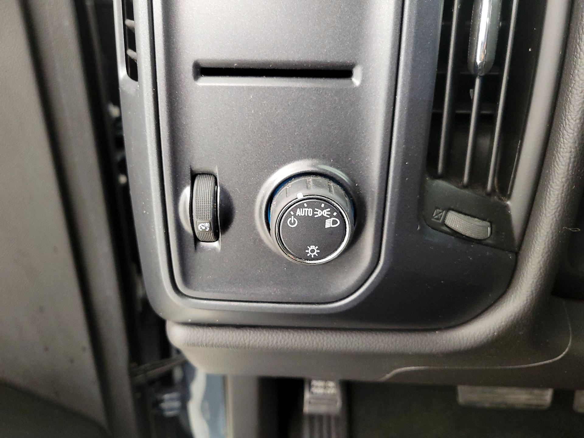 Thumbnail: 2014 Chevrolet Silverado 1500 - 13