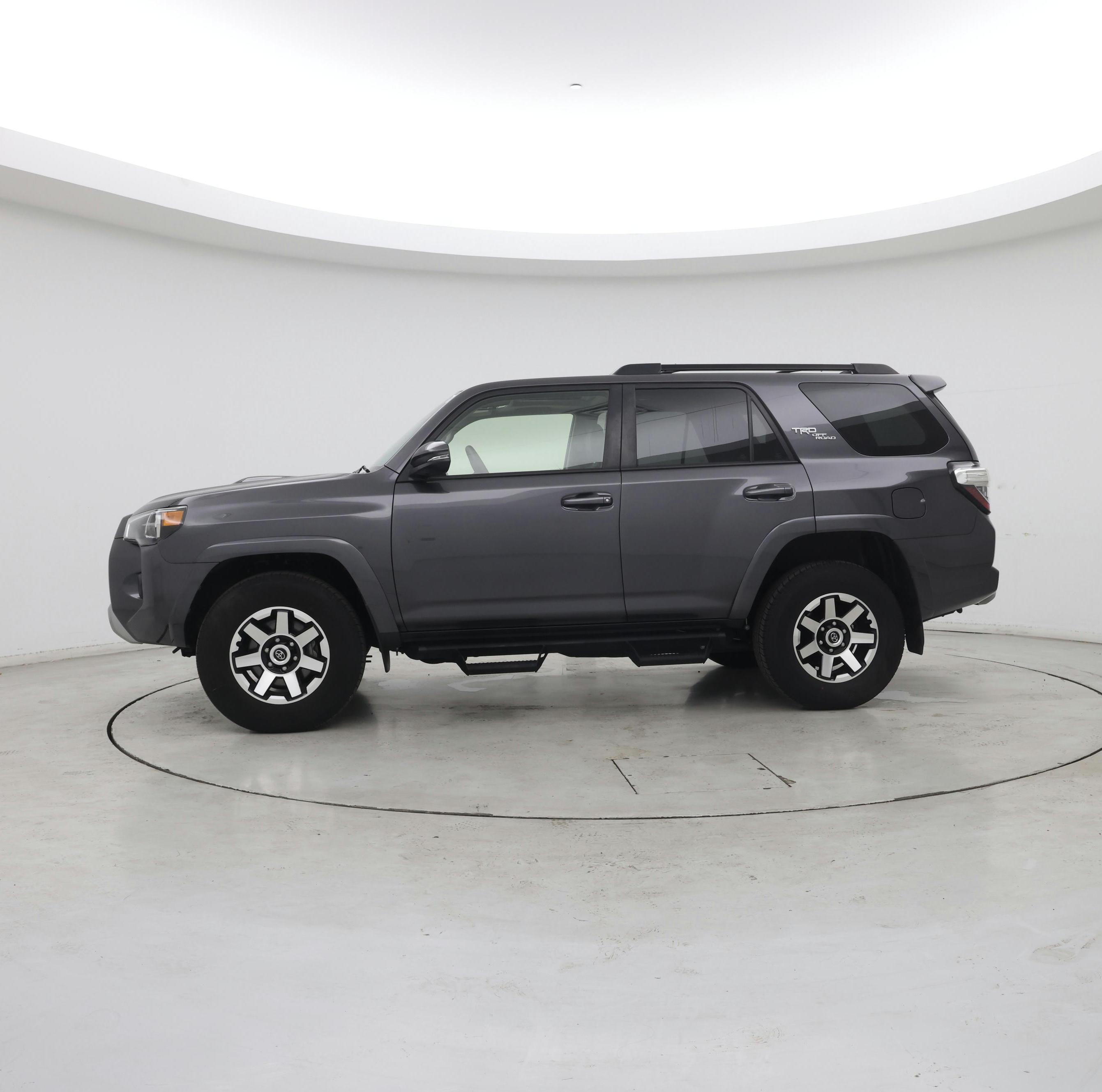 Thumbnail: 2022 Toyota 4Runner - 3