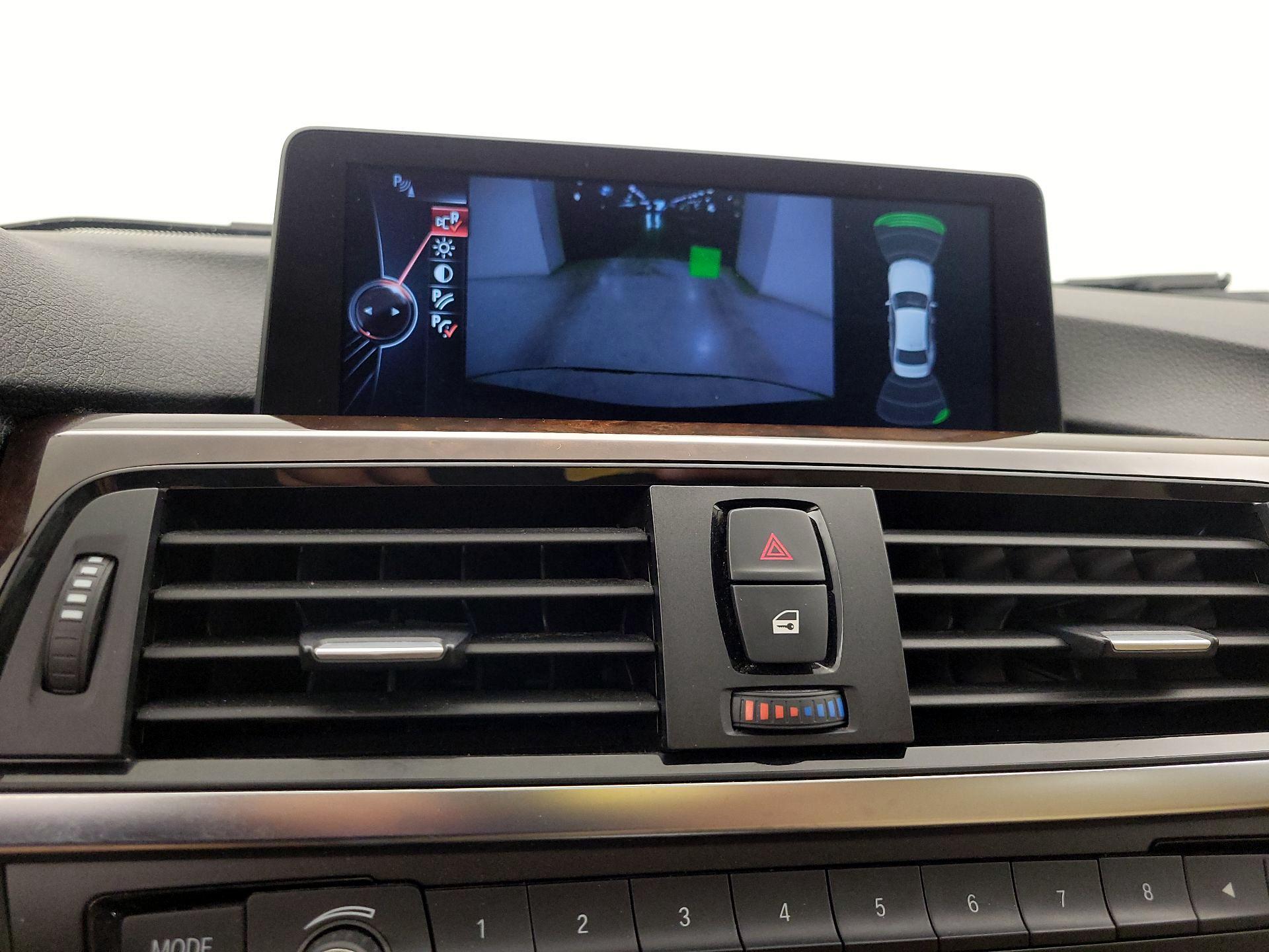 Thumbnail: 2015 BMW 3 Series - 15