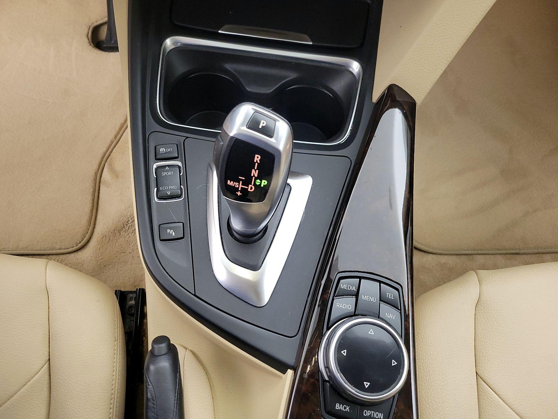 Thumbnail: 2015 BMW 3 Series - 18