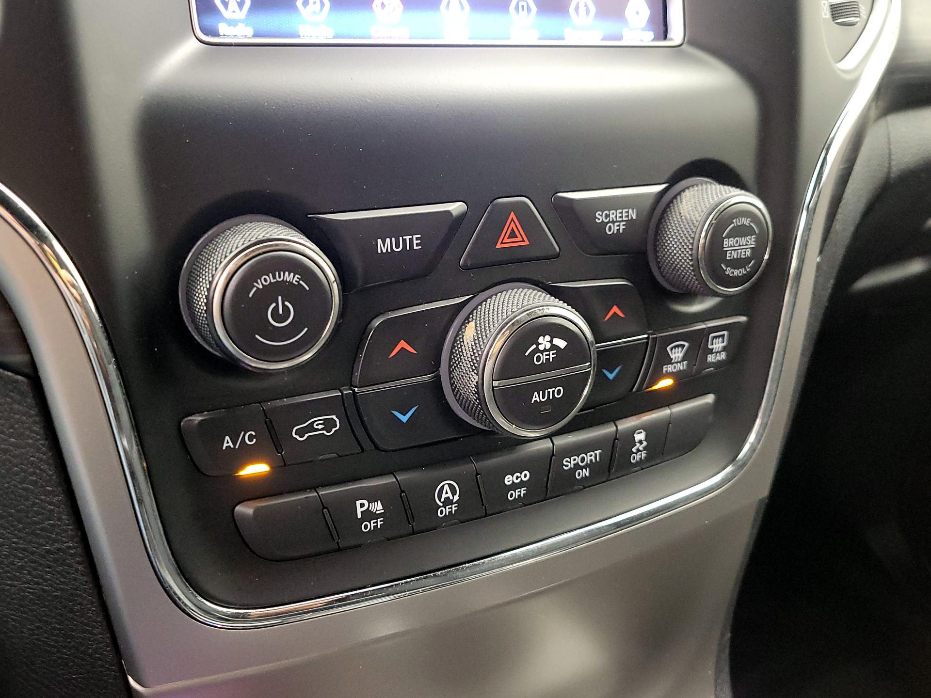 Thumbnail: 2019 Jeep Grand Cherokee - 16