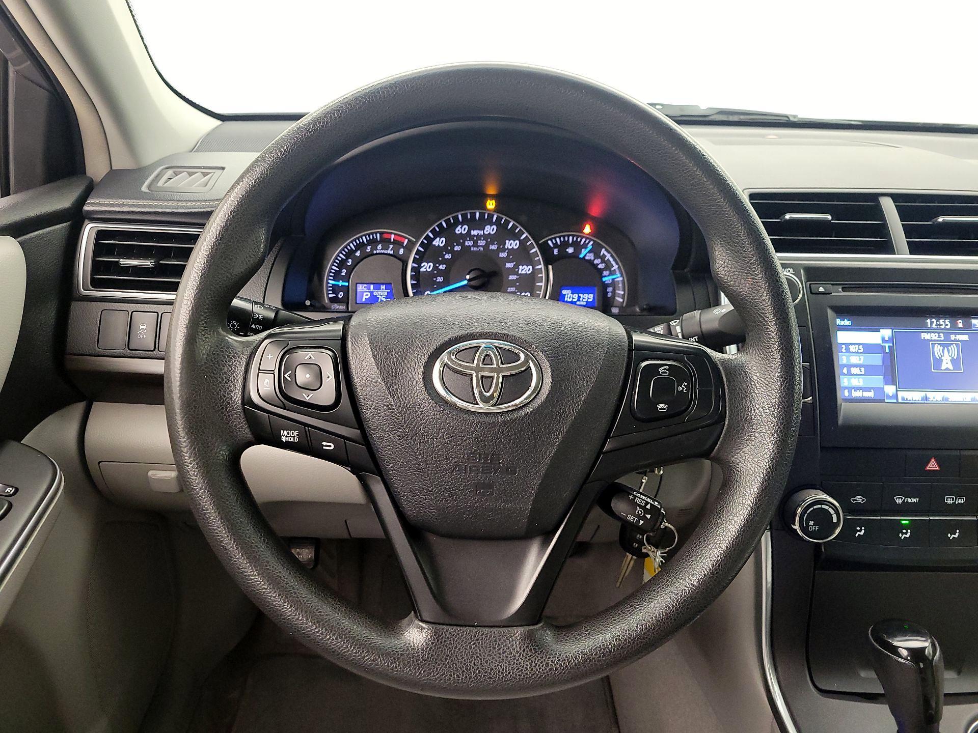 Thumbnail: 2015 Toyota Camry - 10
