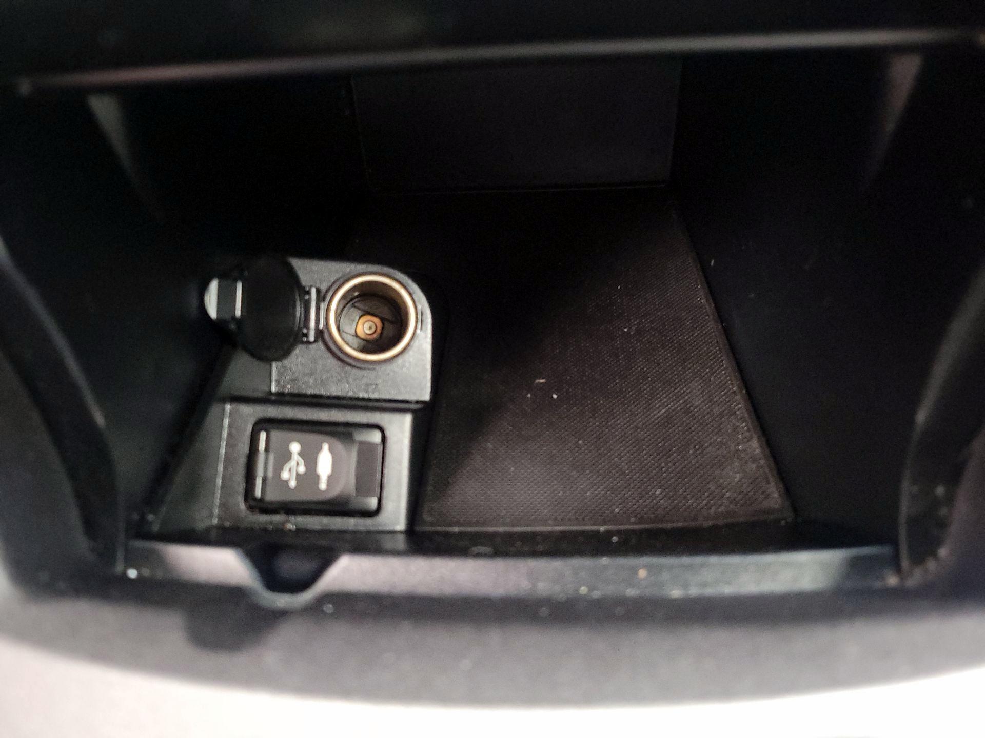 Thumbnail: 2015 Toyota Camry - 17