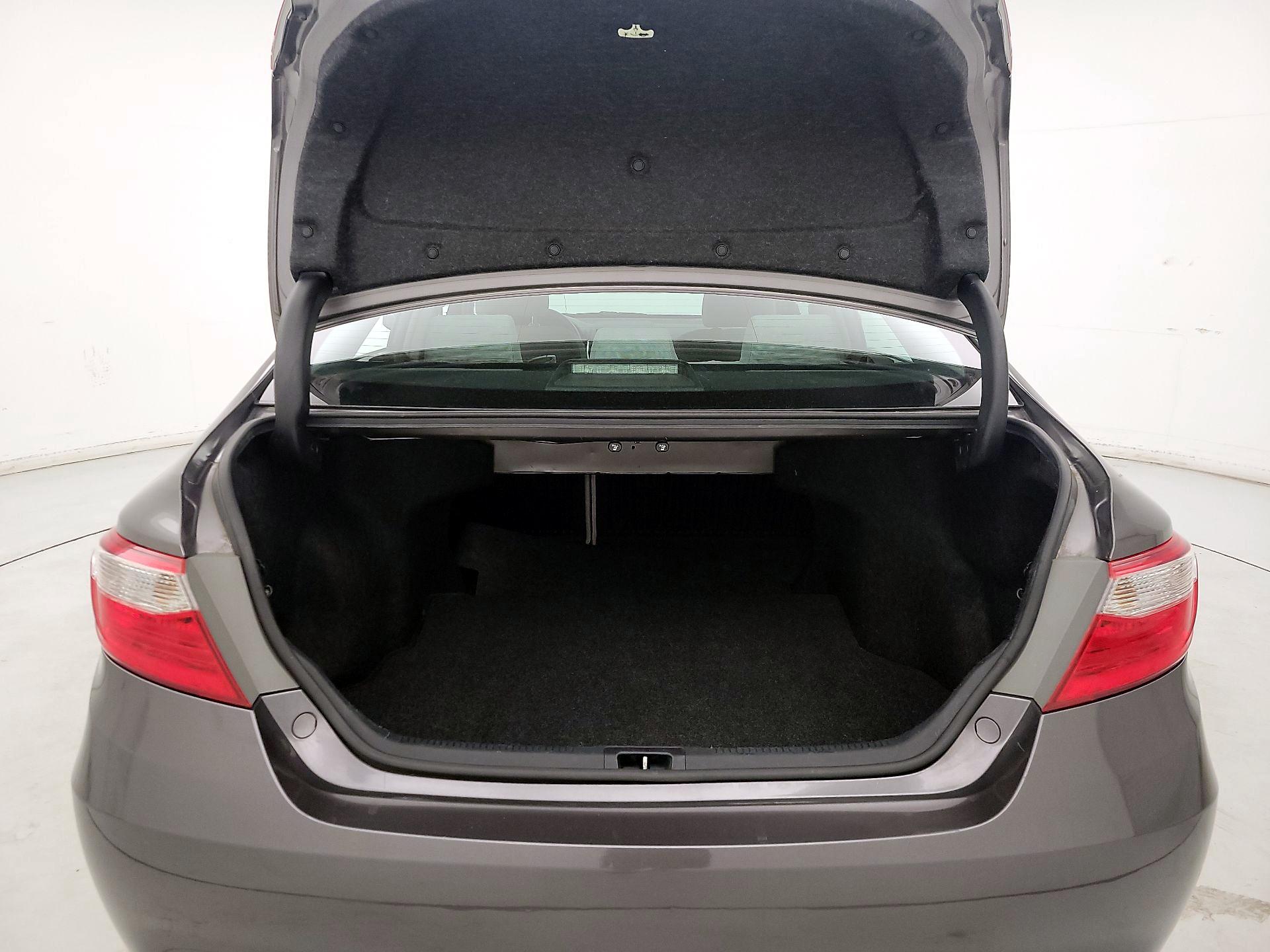 Thumbnail: 2015 Toyota Camry - 19